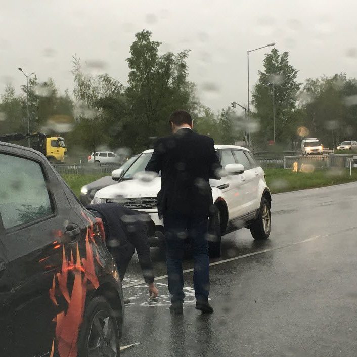 Leichter Sachschaden an den beteiligten Pkw