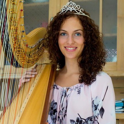 Die neue Miss Vorarlberg, Sophie Thurnher, ist sehr musikalisch. Sie spielt seit zehn Jahren Harfe.