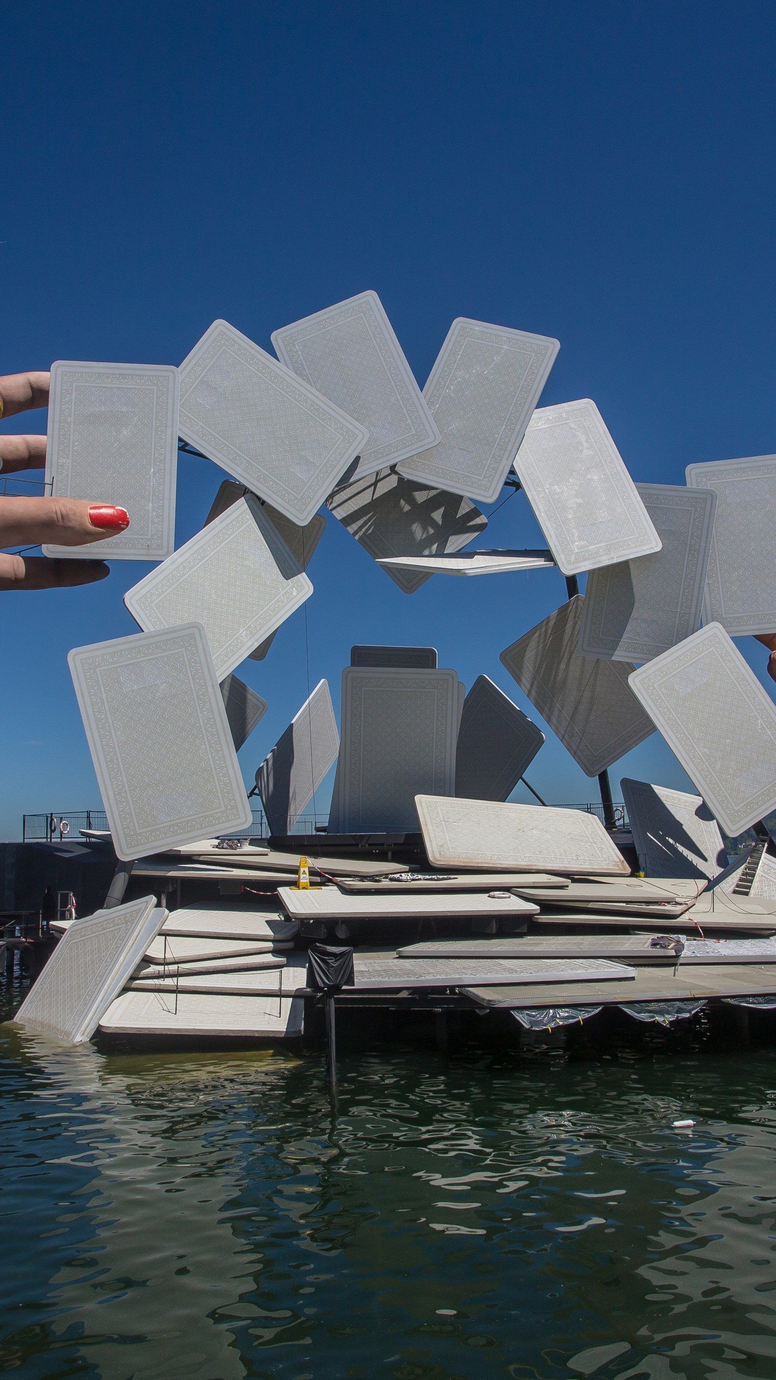 Mit Carmen eröffnen die Bregenzer Festspiele heuer wieder mit einem aufwändigen Bühnenbild.