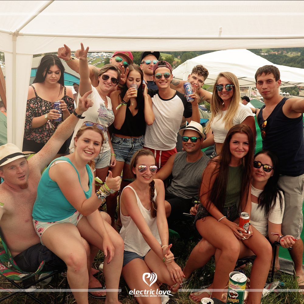 Die vielen Fans hatten die Qual der Wahl bei der Auswahl der Acts am Electric Love Festival.