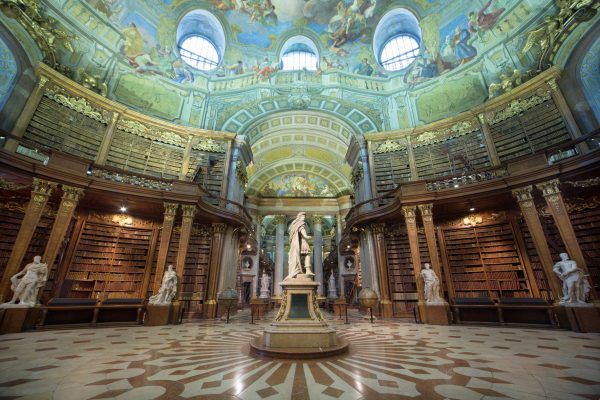 prunksaal-oesterreichische-nationalbibliothek-hloch