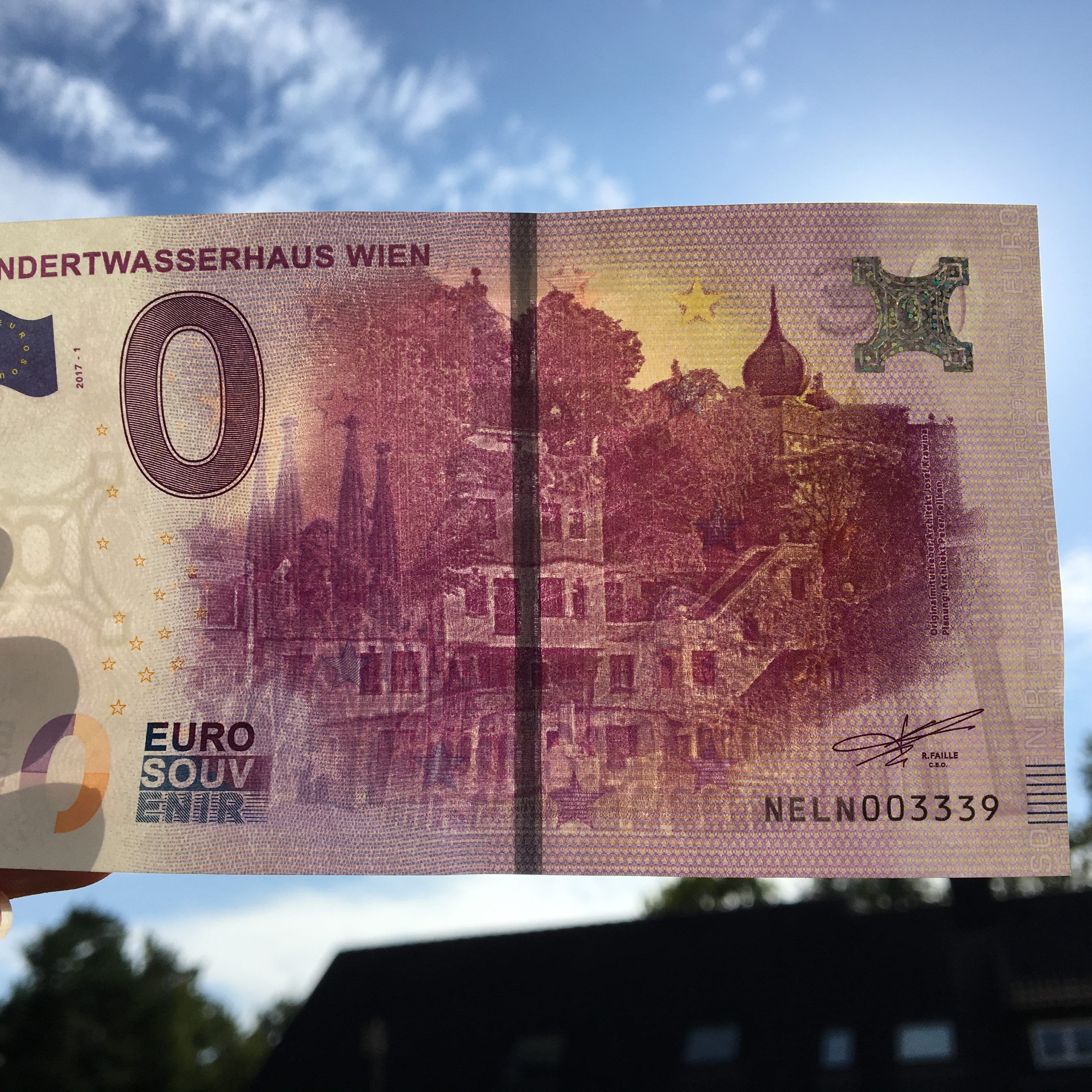 Zwei Euro kostete der Schein, mit dem man sich nichts kaufen kann.