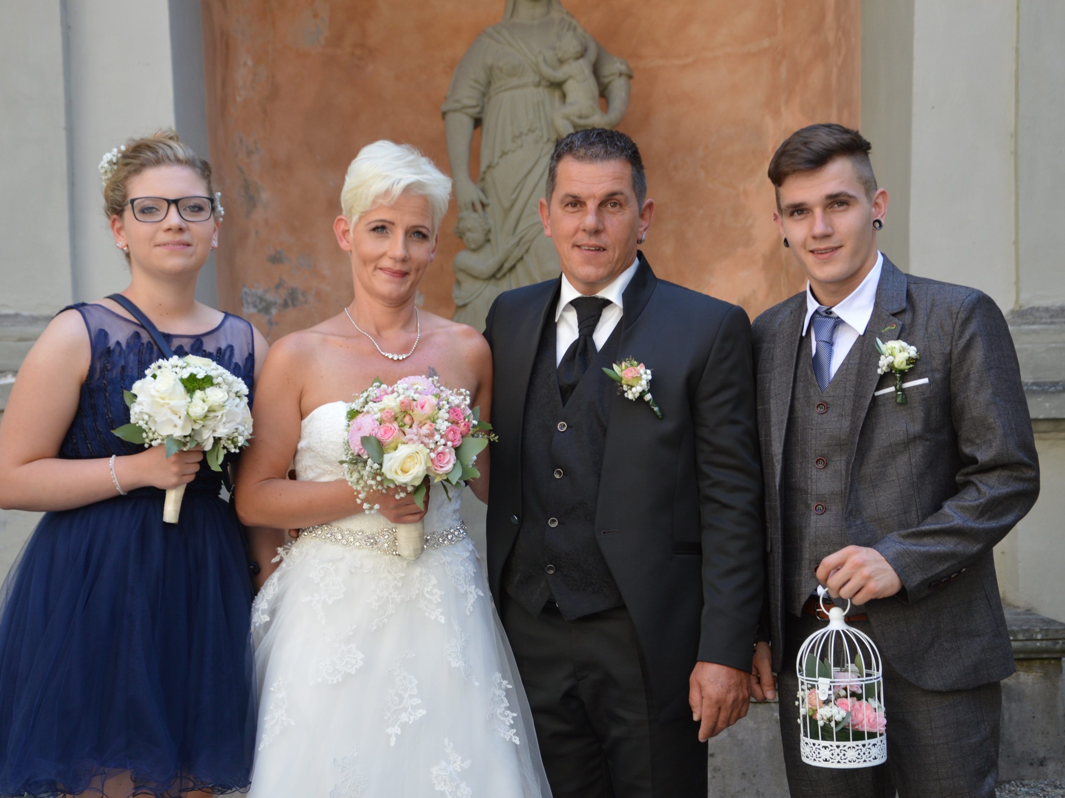Tanja Bosch und Manfred Fenkart feierten ihre standesamtliche Trauung. Tanja Bosch und Manfred Fenkart feierten ihre standesamtliche Trauung.