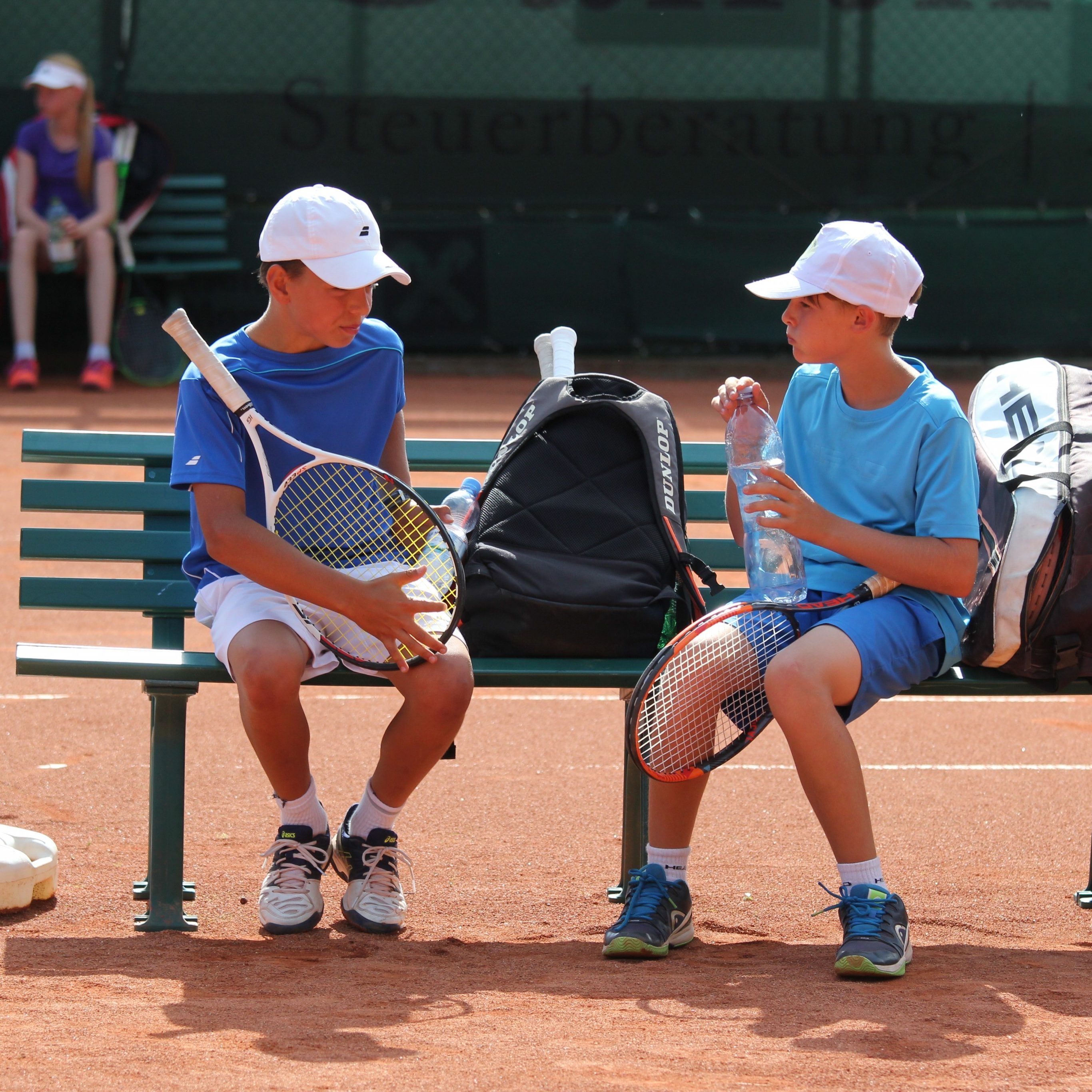 Wie diese beiden Nachwuchs-Tennisspieler trat auch Dominic Thiem auf der European Junior Tour an.