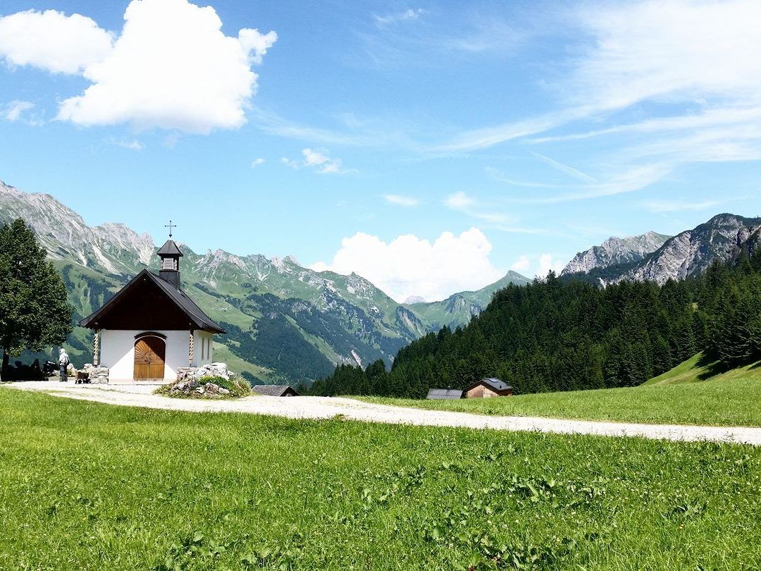 Rosenkranzkapelle Steinbild, Sonntag Stein