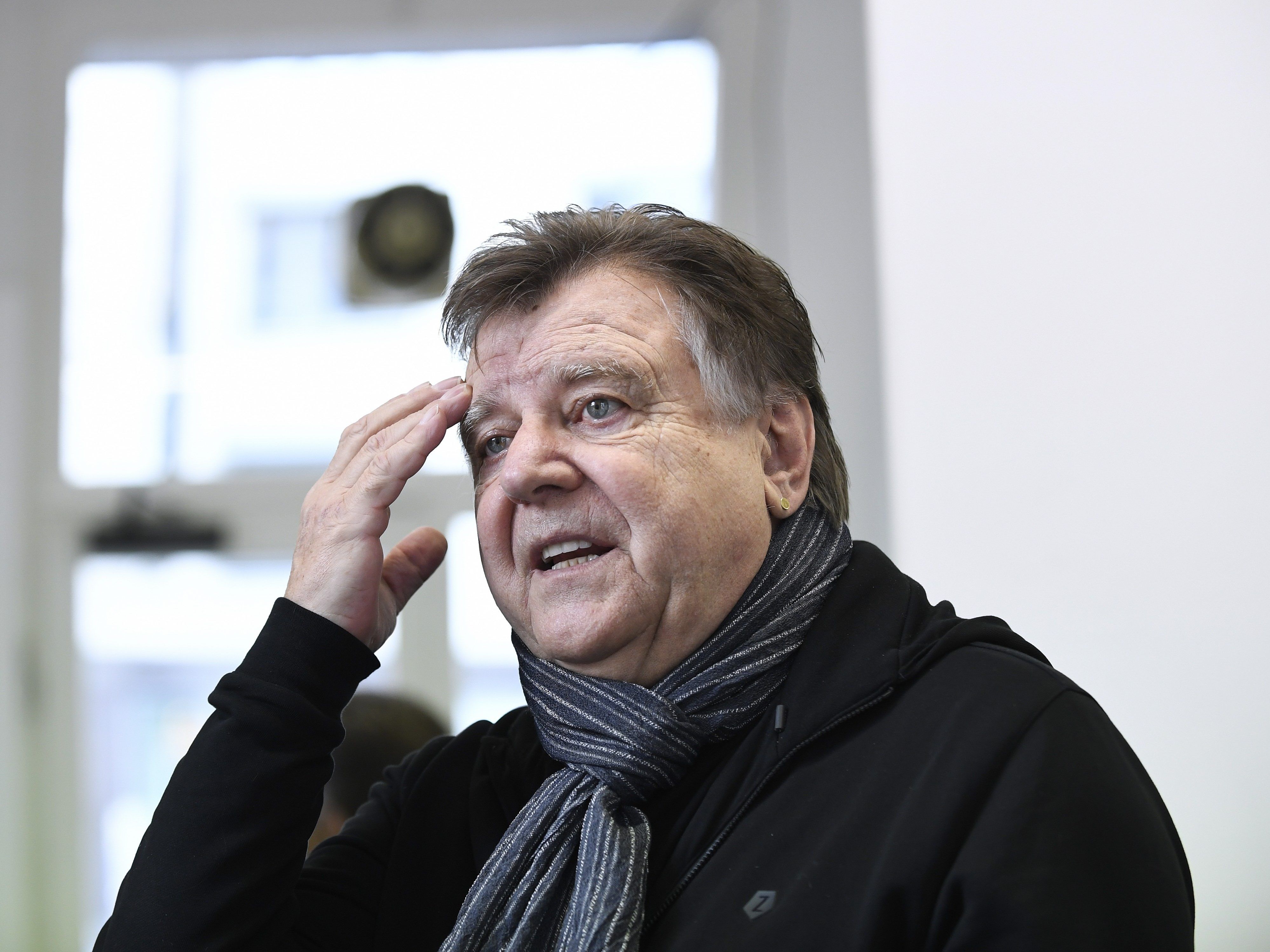 Der Kabarettist und Schauspieler Lukas Resetarits wird mit dem Österreichischen Kabarettpreis geehrt