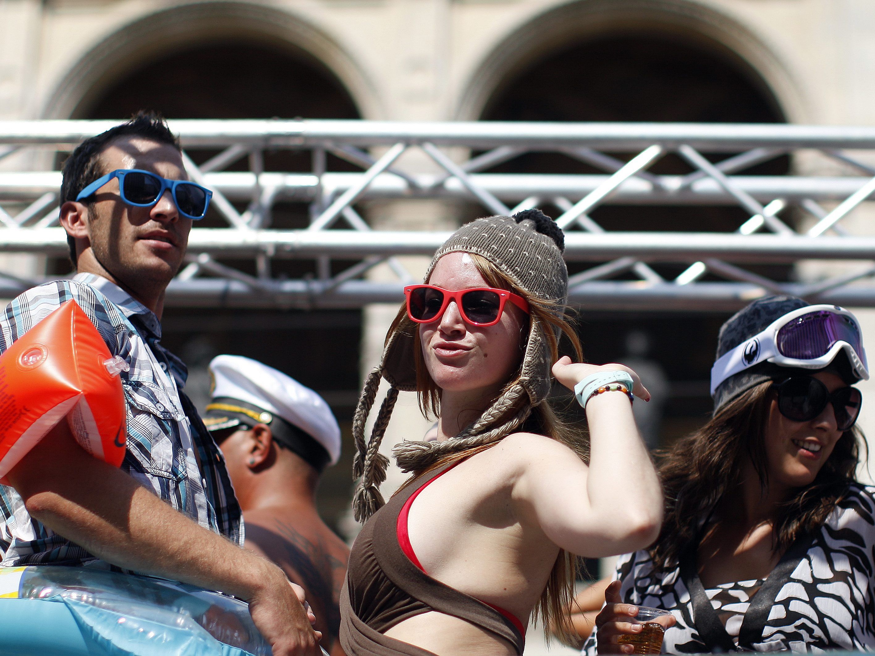 Die Streetparade 2017 lockt wieder Zehntausende Partypeople in die Wiener Innenstadt. Die Streetparade 2017 lockt wieder Zehntausende Partypeople in die Wiener Innenstadt.