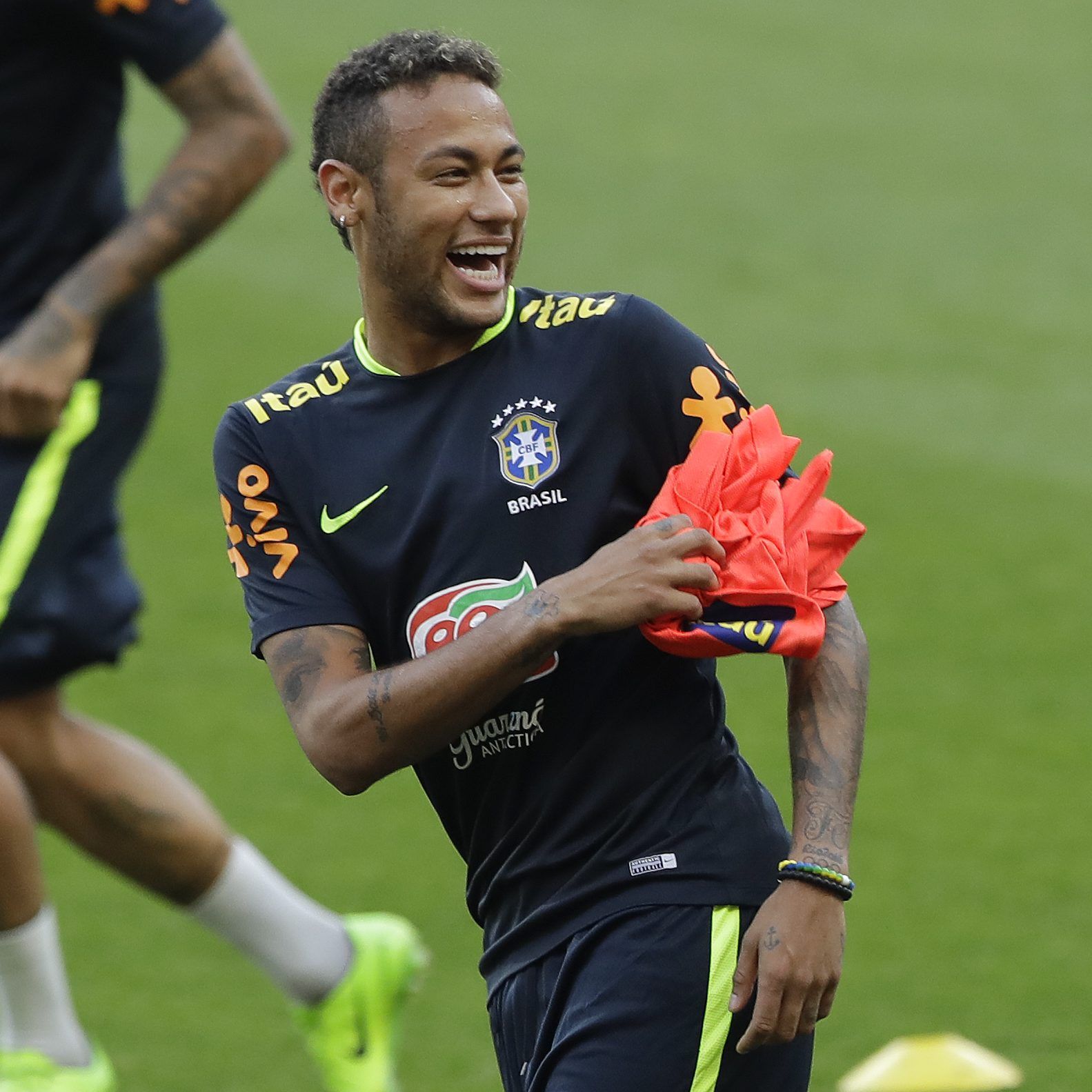 222 Millionen Euro für Neymar sorgten für neue Dimension.