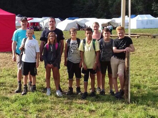 Gruppenfoto vom Feuerwehrjugendzeltlager Gruppenfoto vom Feuerwehrjugendzeltlager