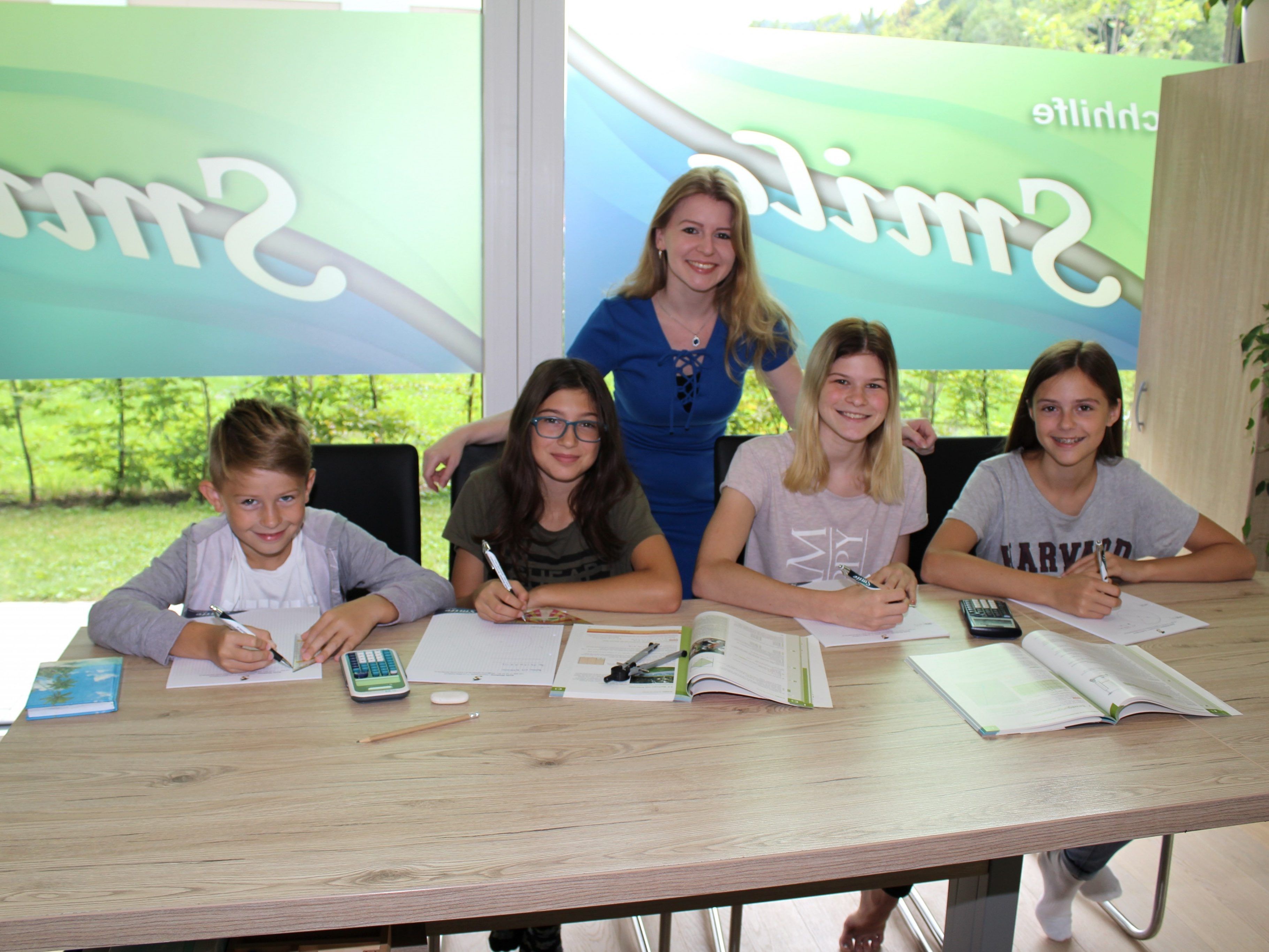 Nachhilfe in der Smile Akademie im Wichnerpark. Nachhilfe in der Smile Akademie im Wichnerpark.