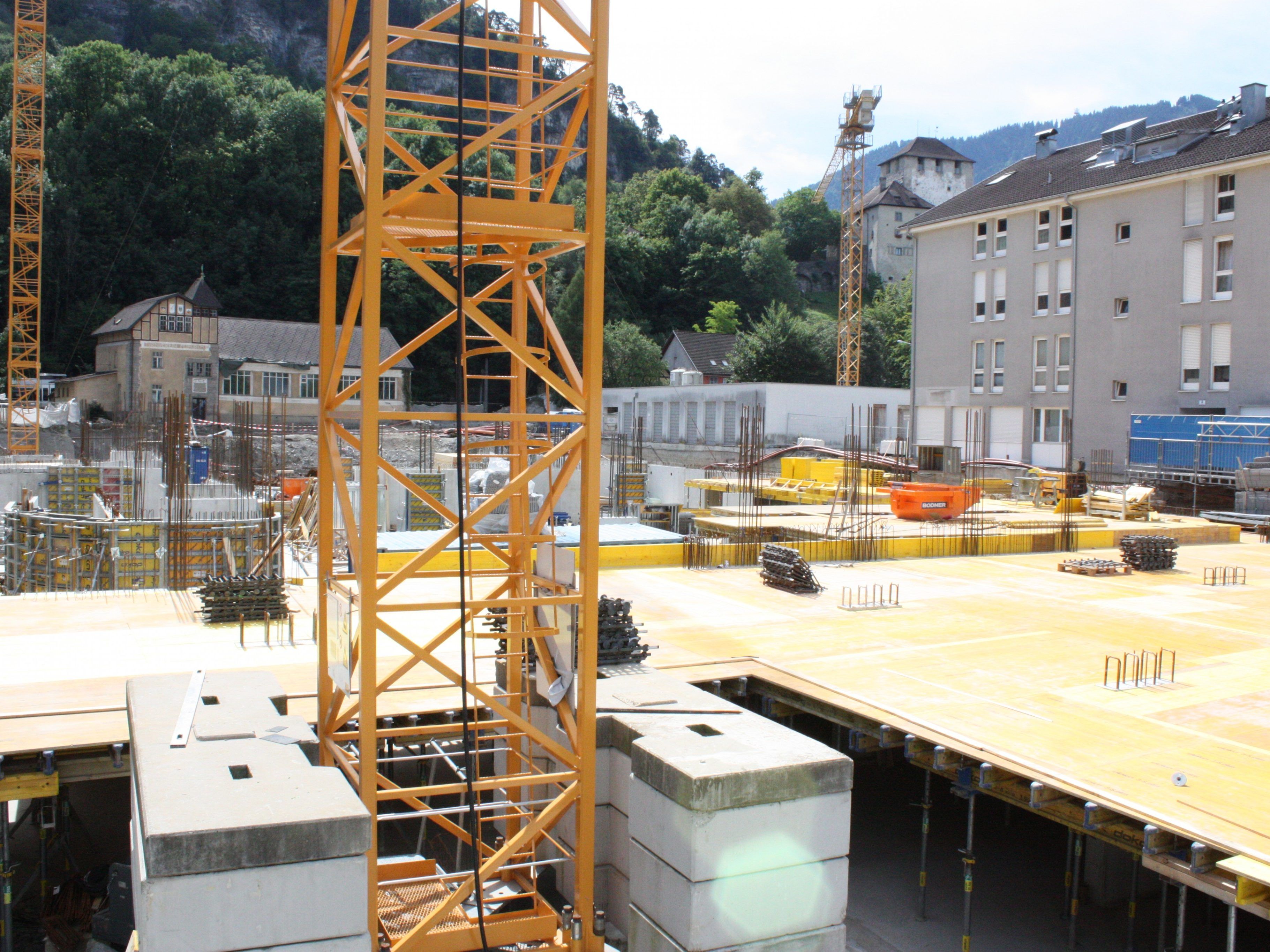 An der zukünftigen Adresse Jahnplatz laufen bereits die Arbeiten an der Bodenplatte.