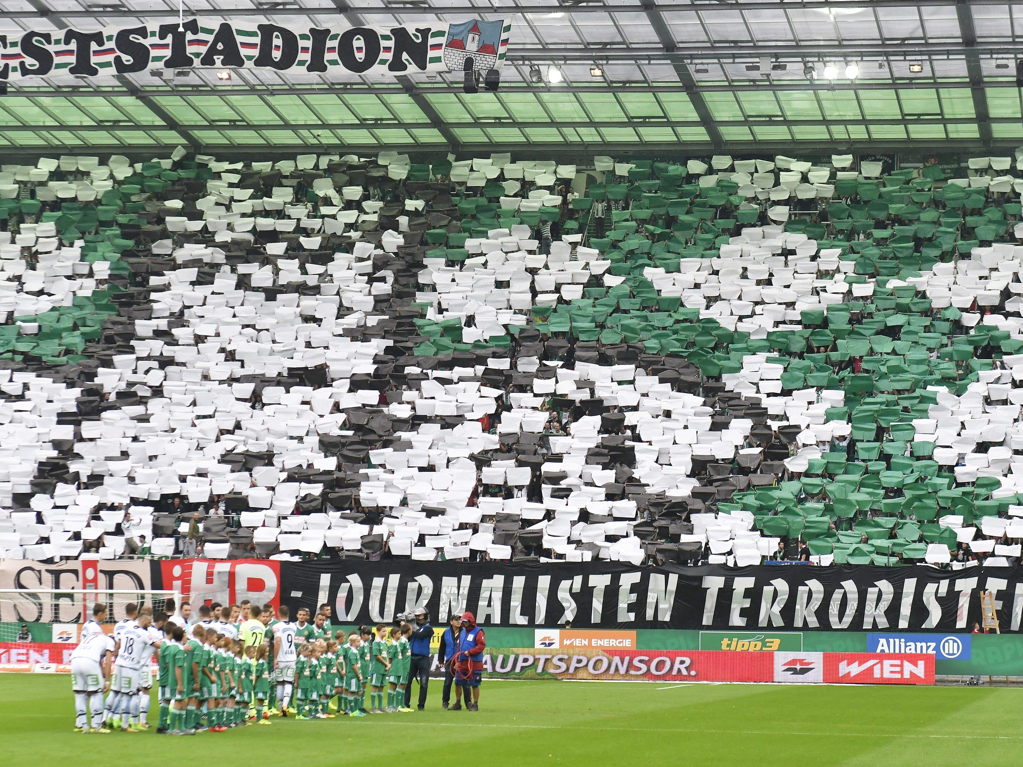 Beim Spiel Rapid gegen Sturm am Samstag war dieses Transparent zu sehen Beim Spiel Rapid gegen Sturm am Samstag war dieses Transparent zu sehen