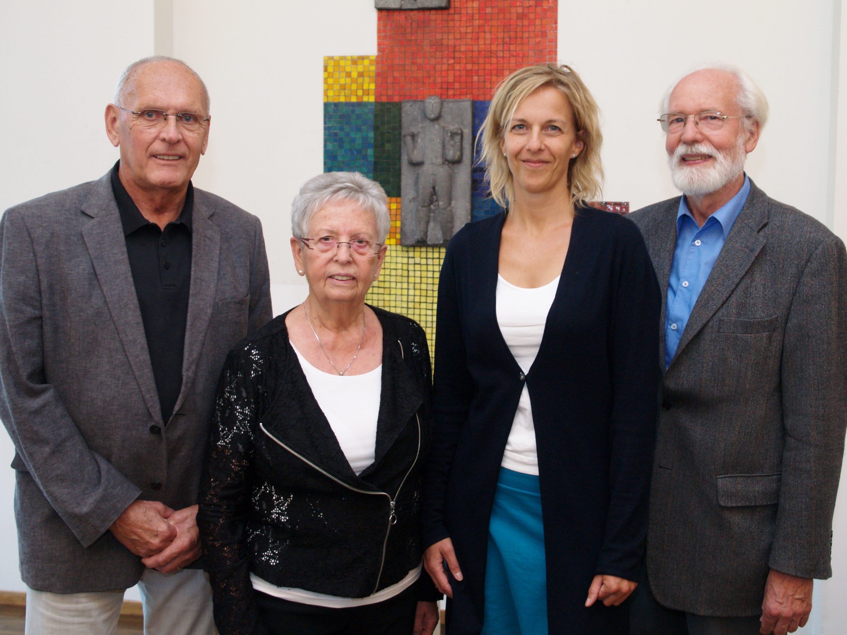 Künstler Günter und Erika Schleinitz mit Schlosserhus Geschäftsführerin Silke Kromer und Werner Sonderegger vom Leitungsteam.