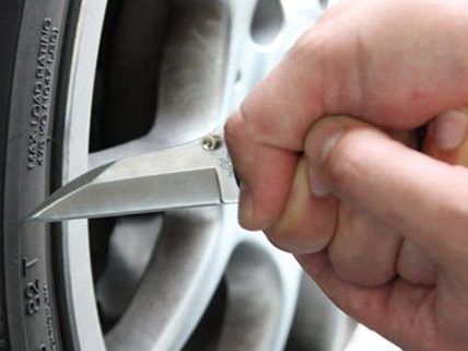 In Margareten schlitzte ein Mann mehrere Autoreifen auf In Margareten schlitzte ein Mann mehrere Autoreifen auf