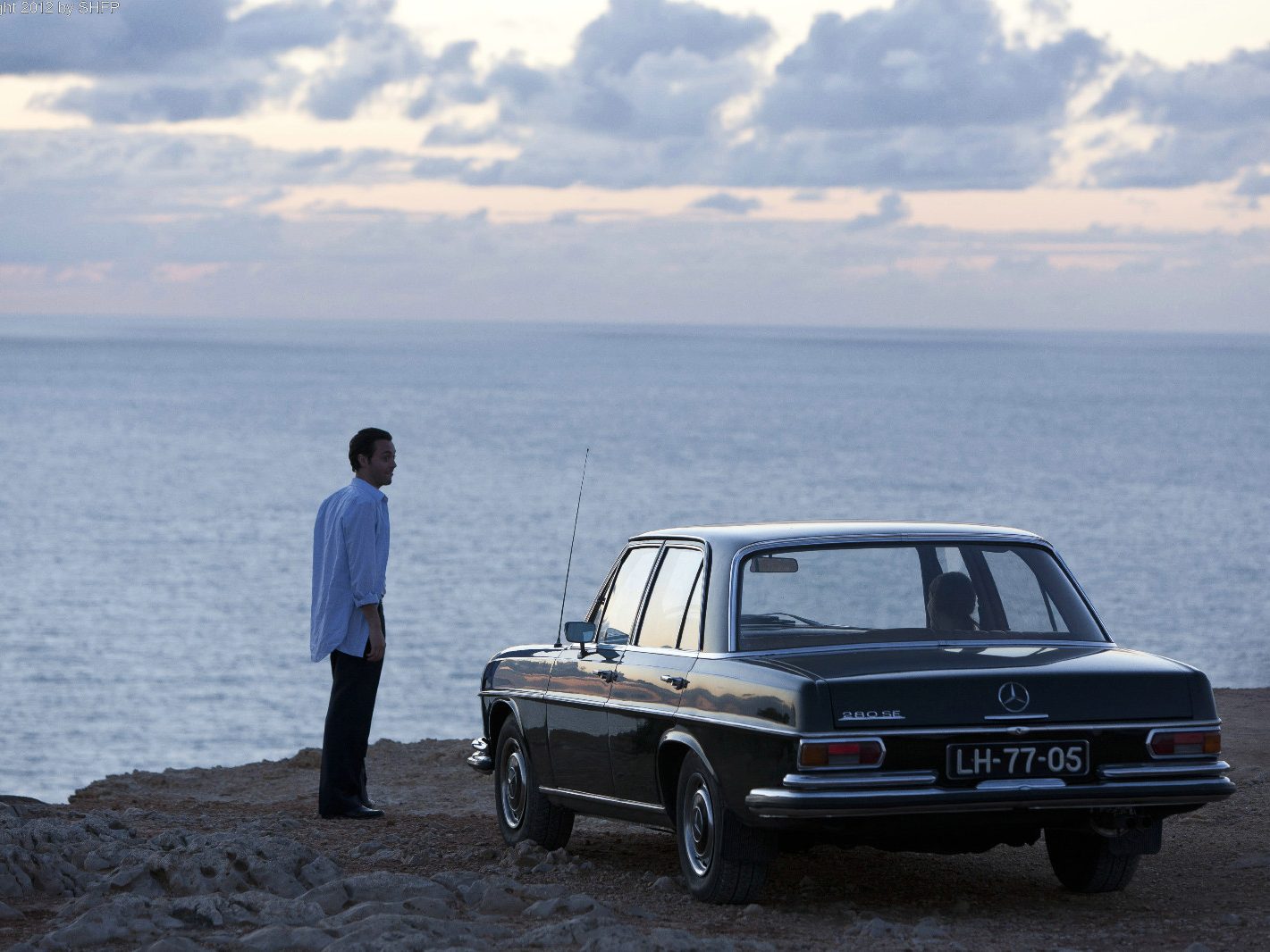 VIENNA.at verlost 2x2 Tickets für "Nachtzug nach Lissabon" im "Kino am Dach"