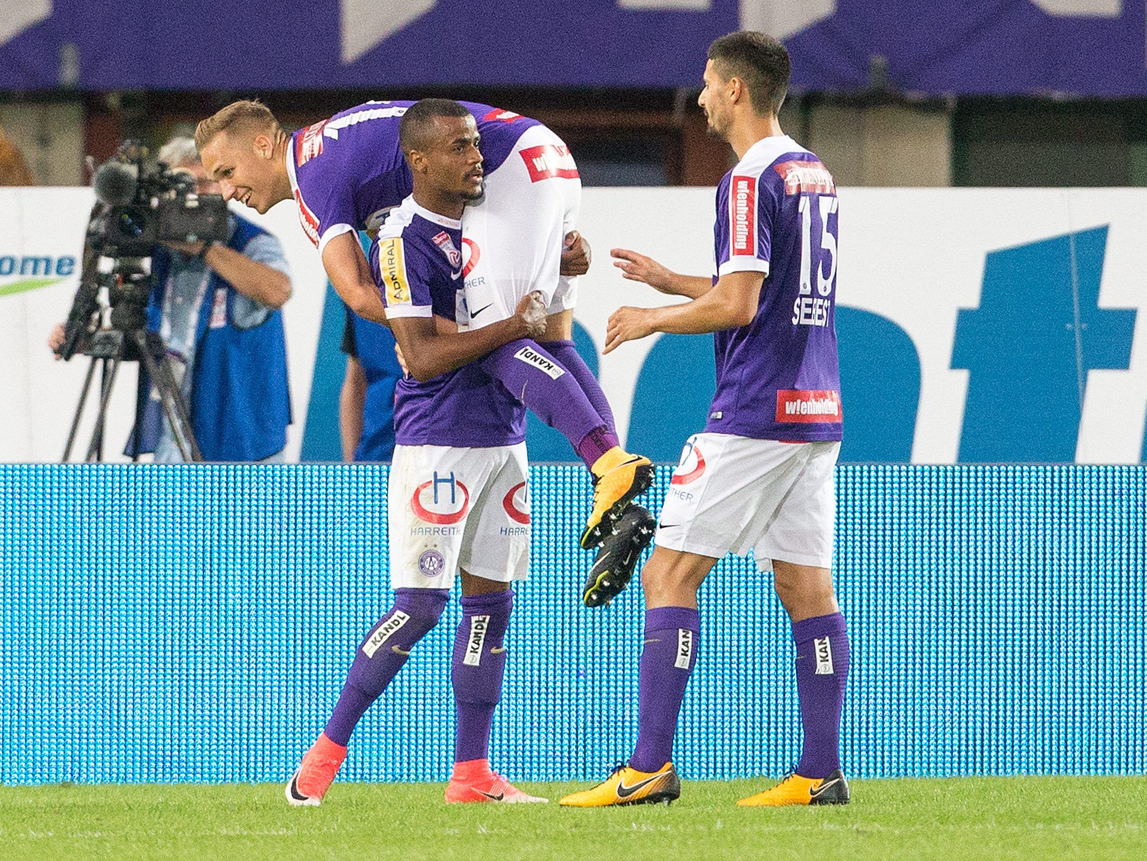 Die Wiener Austria gastiert im Playoff-Hinspiel zur Europa League bei Osijek in Kroatien. Die Wiener Austria gastiert im Playoff-Hinspiel zur Europa League bei Osijek in Kroatien.