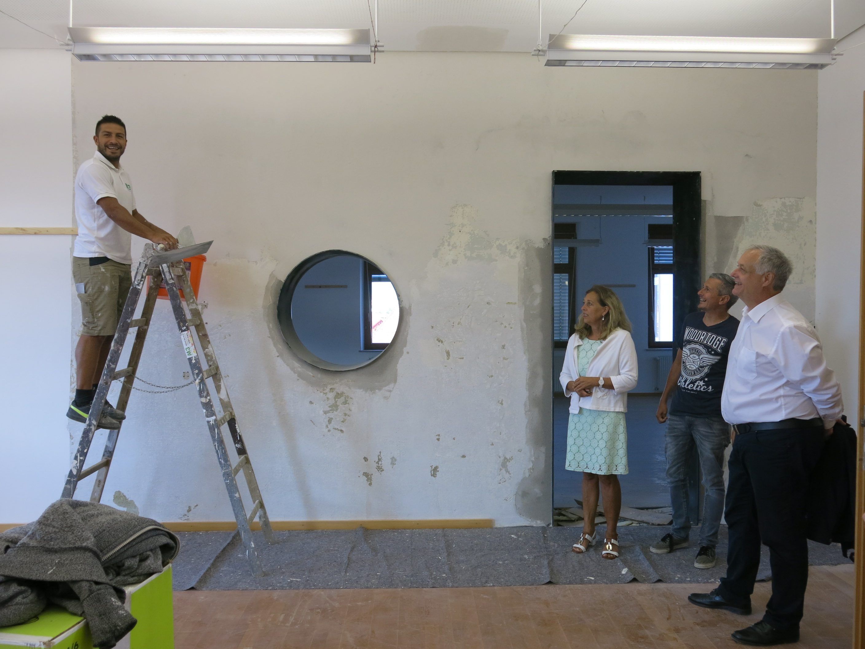 Für modernen Unterricht ideal: Die Klassenzimmer im Altbau der VS Rheindorf werden mit Gruppenräumen erweitert. Für modernen Unterricht ideal: Die Klassenzimmer im Altbau der VS Rheindorf werden mit Gruppenräumen erweitert.