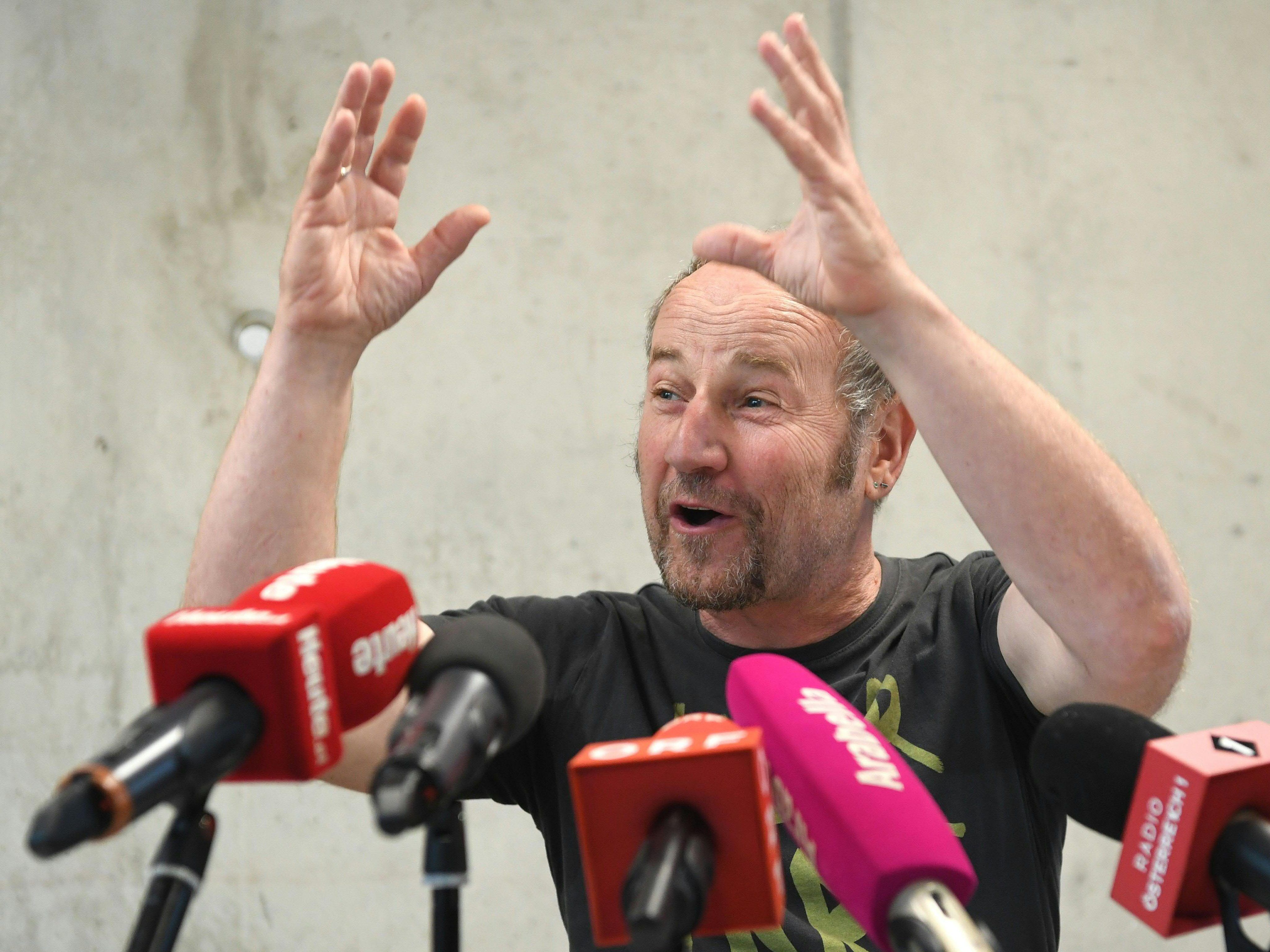 Roland Düringer und das neue Demokratieprojekt. Roland Düringer und das neue Demokratieprojekt.