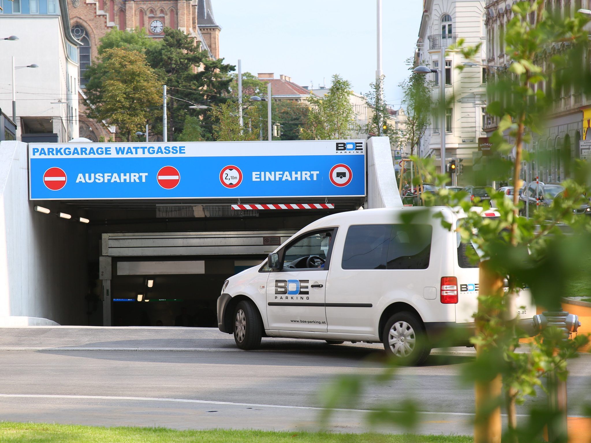 In der Wattgasse in Wien-Ottakring wurde die neue Parkgarage eröffnet. In der Wattgasse in Wien-Ottakring wurde die neue Parkgarage eröffnet.