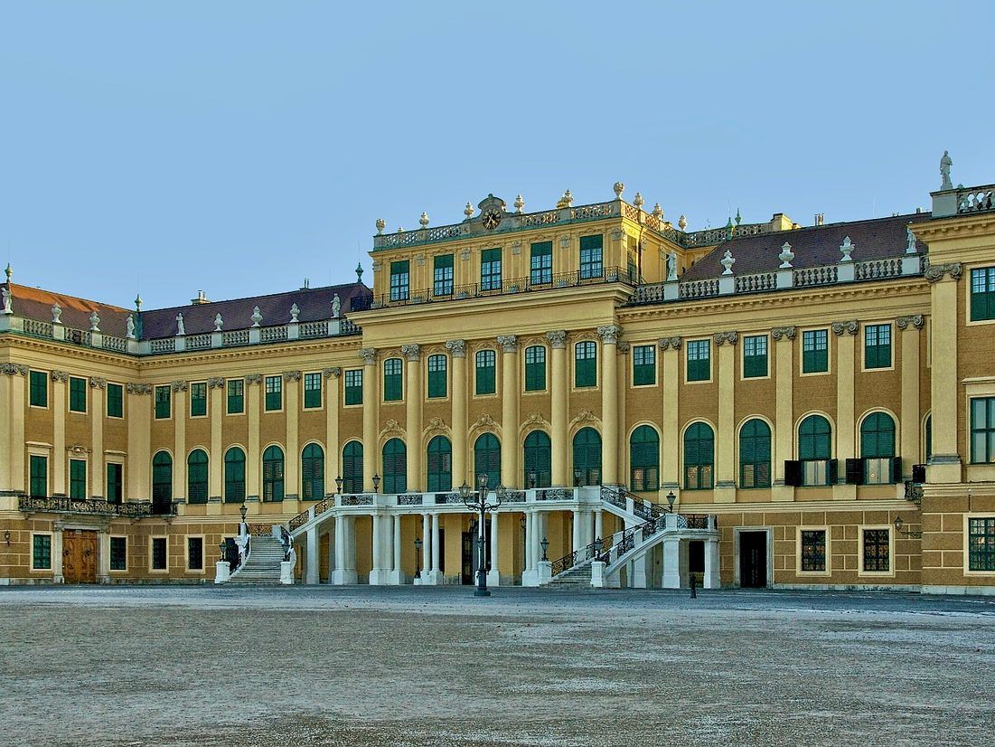 asdfKlaus Panholzer möchte an den Eingängen zum Schloss Schönbrunn Sicherheitsschleusen aufstellen. asdfKlaus Panholzer möchte an den Eingängen zum Schloss Schönbrunn Sicherheitsschleusen aufstellen.