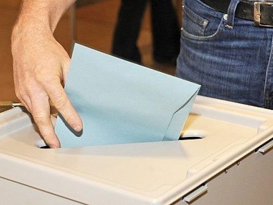 Wer nicht wählen darf, soll laut SOS Mitmensch zumindest symbolisch zur Urne schreiten können