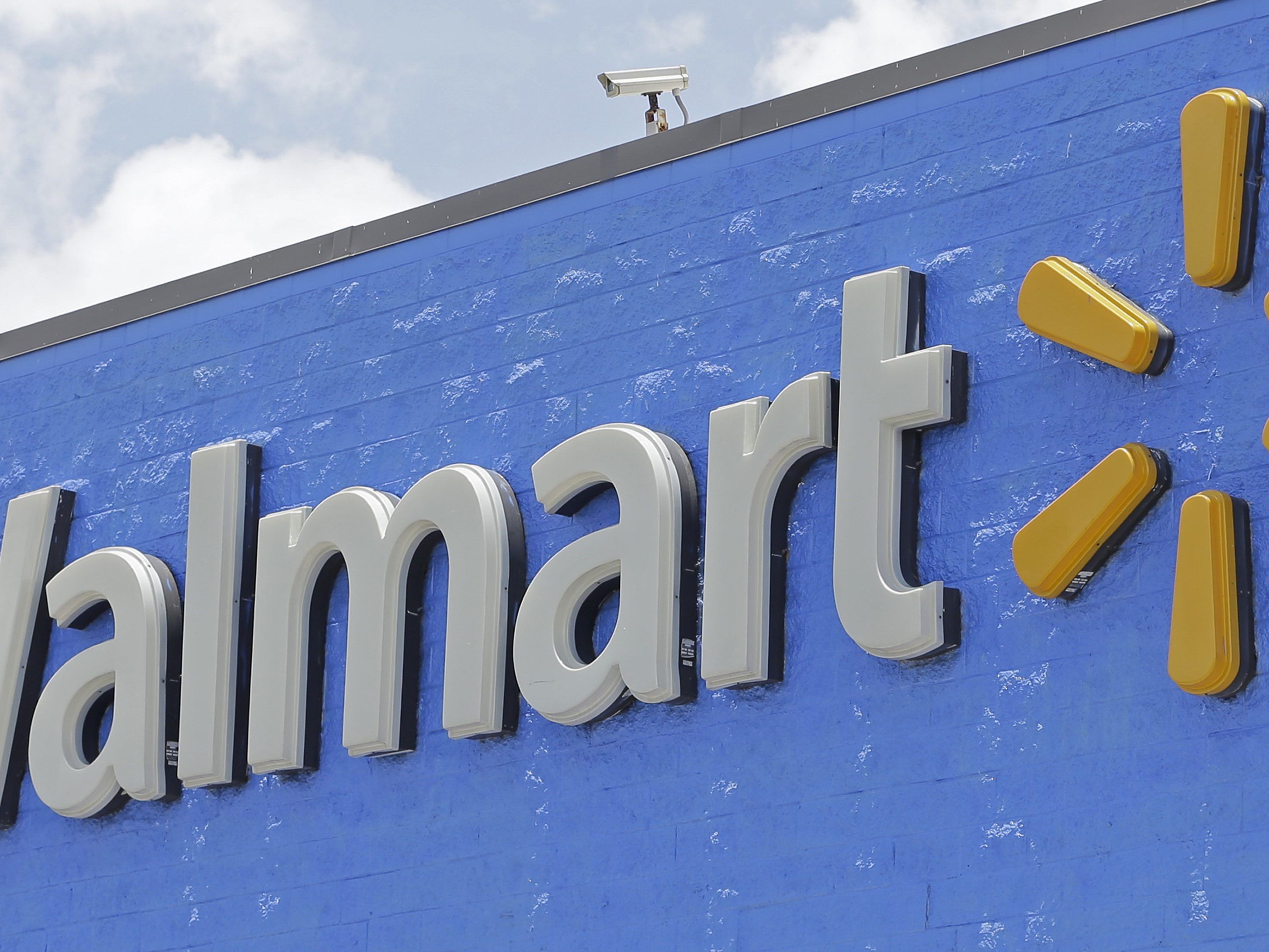Walmart empört mit Waffen-Werbung. Walmart empört mit Waffen-Werbung.