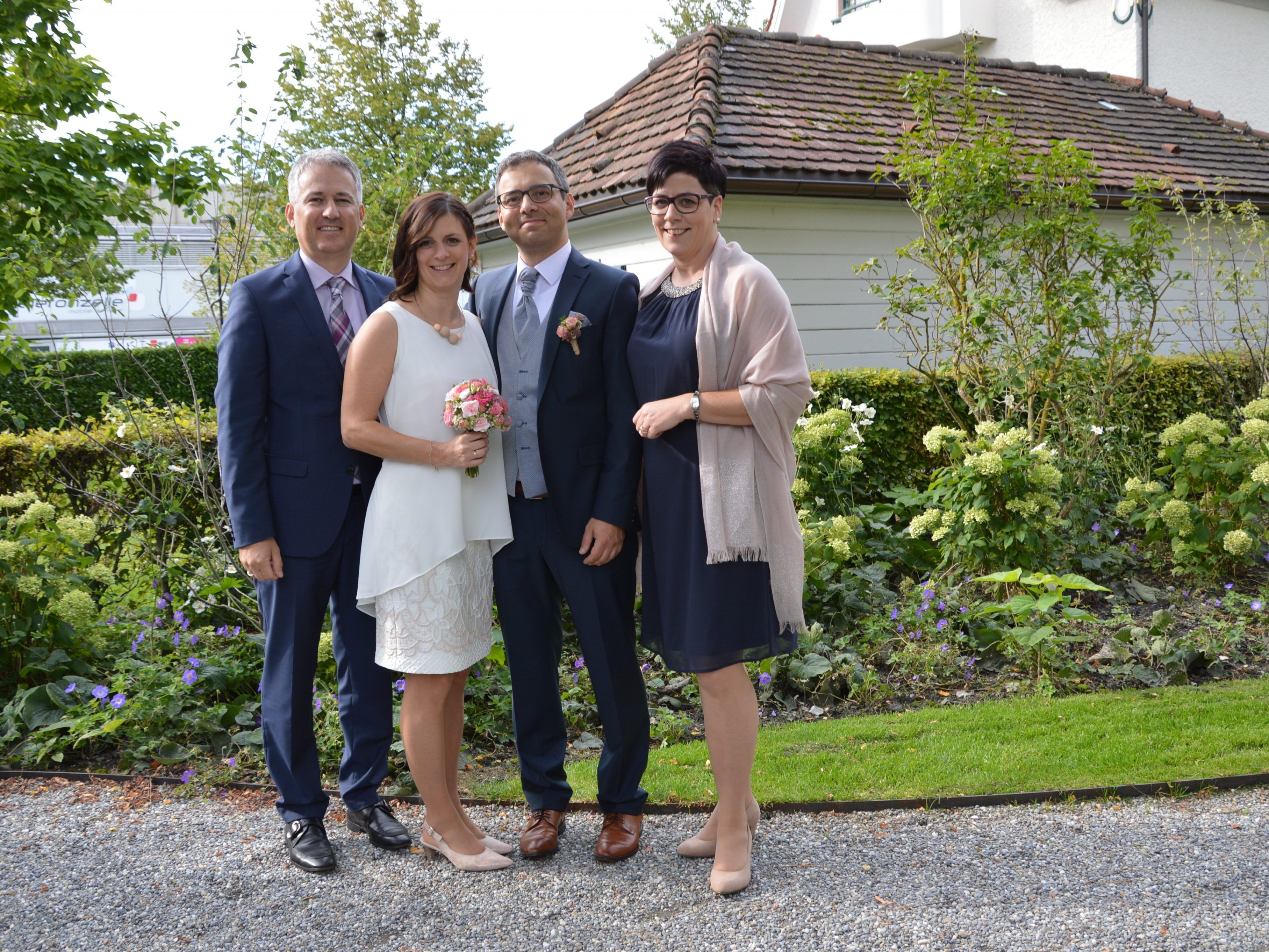 Angelika Alfare und Manuel Zelzer haben geheiratet. Angelika Alfare und Manuel Zelzer haben geheiratet.
