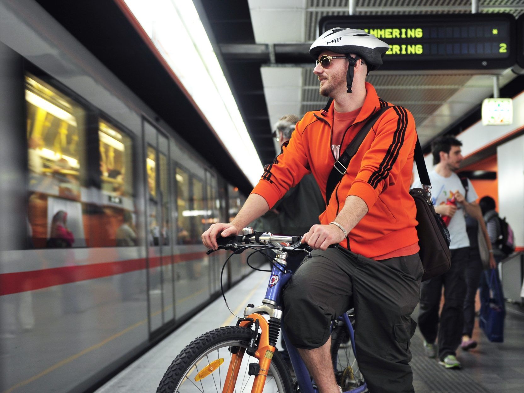 In welchen Wiener Öffis und unter welchen Bedingungen darf man ein Fahrrad mitnehmen?