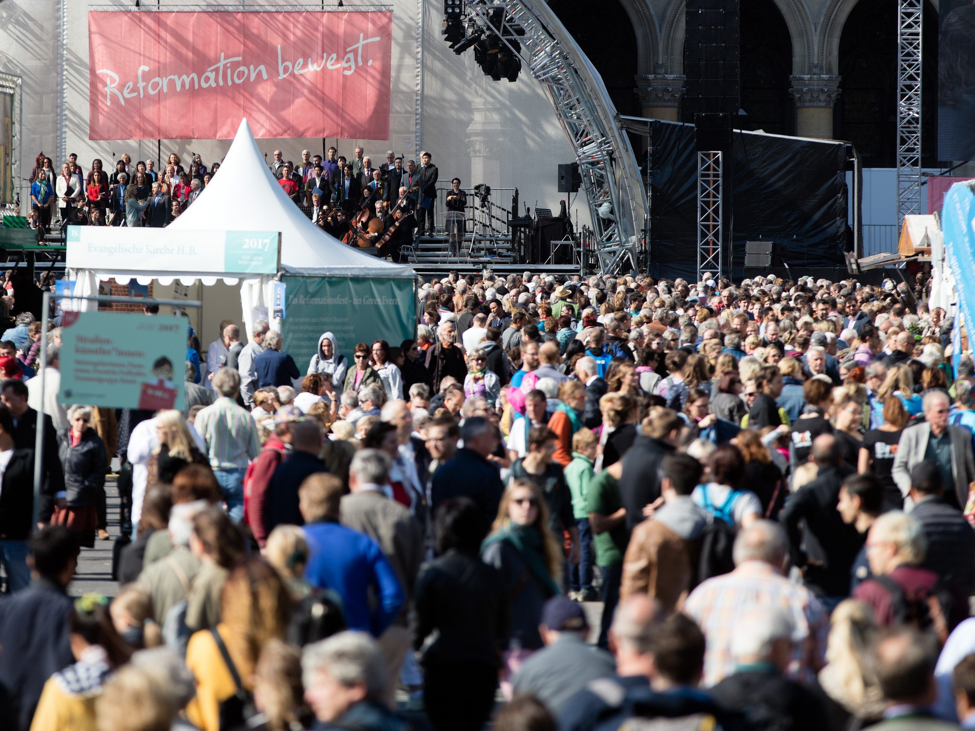 Das Fest am Rathausplatz war gut besucht Das Fest am Rathausplatz war gut besucht