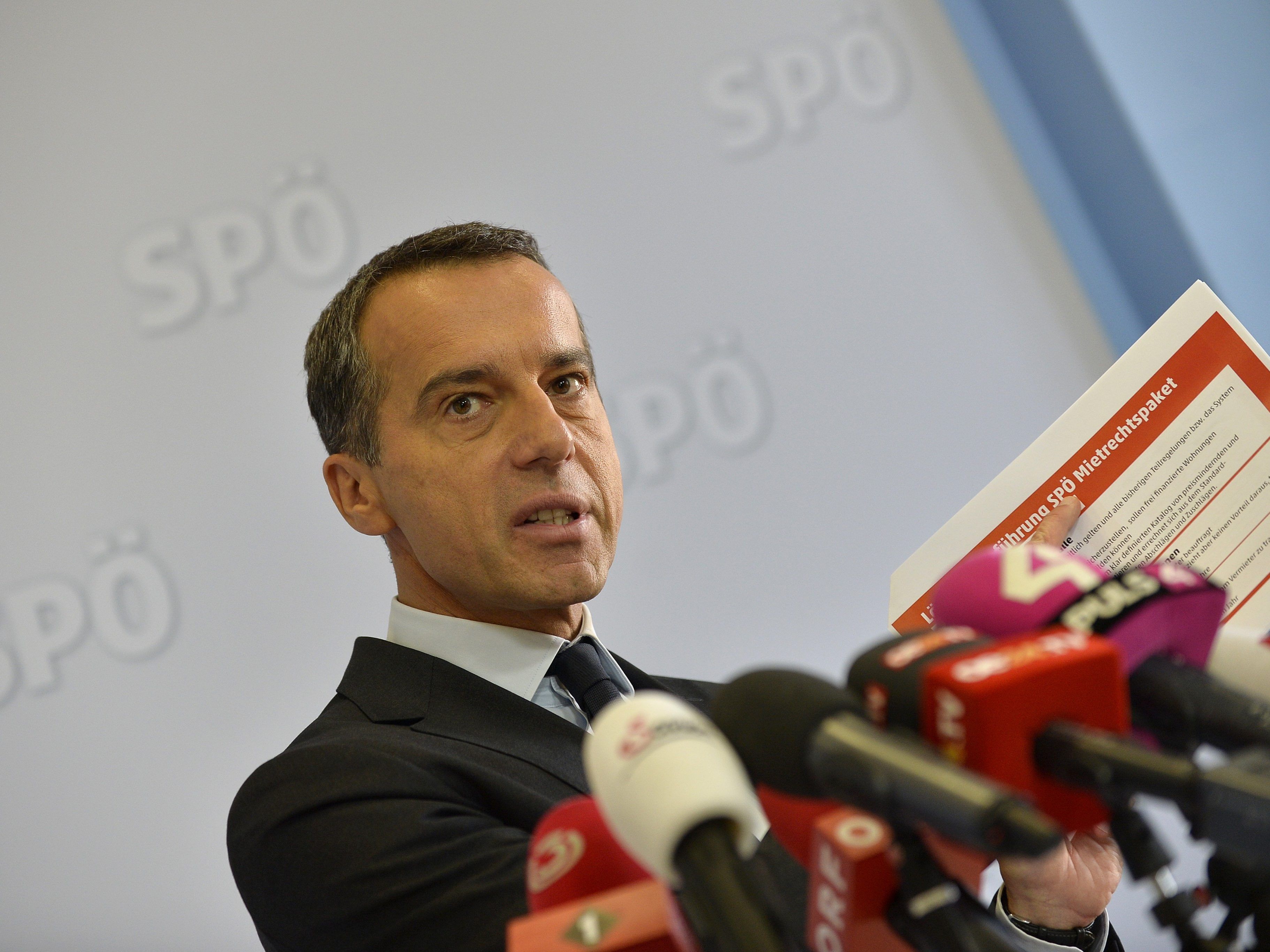 SPÖ-Chef Christian Kern während der Pressekonferenz zum Thema "Wohnen muss wieder leistbar werden"