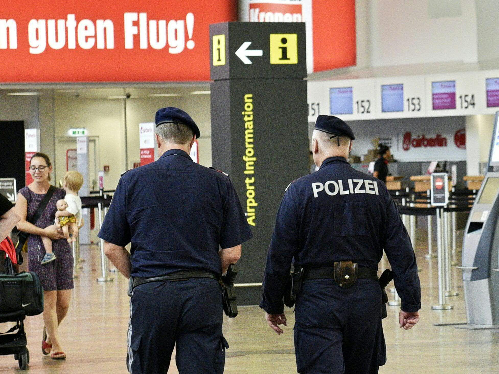 Am Wiener Flughafen nahm die Wiener Polizei einen gesuchten Kosovaren fest