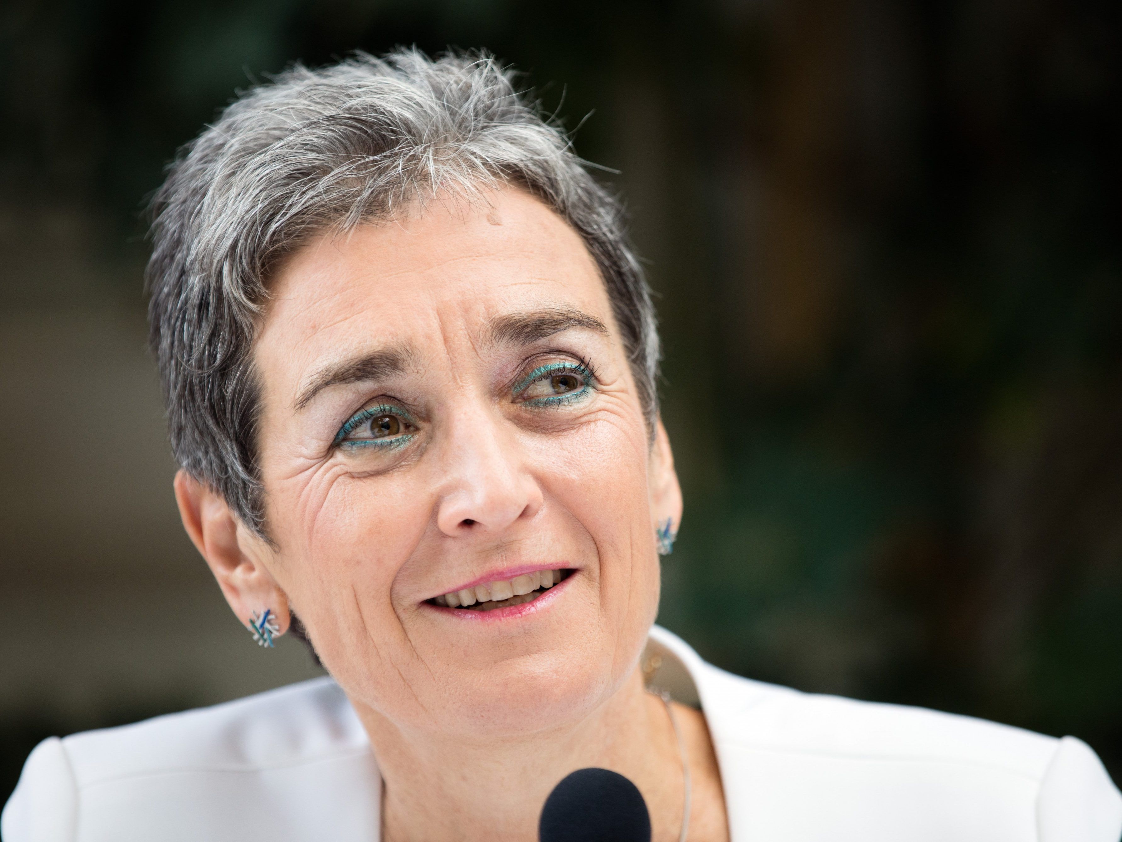 Grünen-Spitzenkandidatin Ulrike Lunacek beim Pressetermin im Palmenhaus