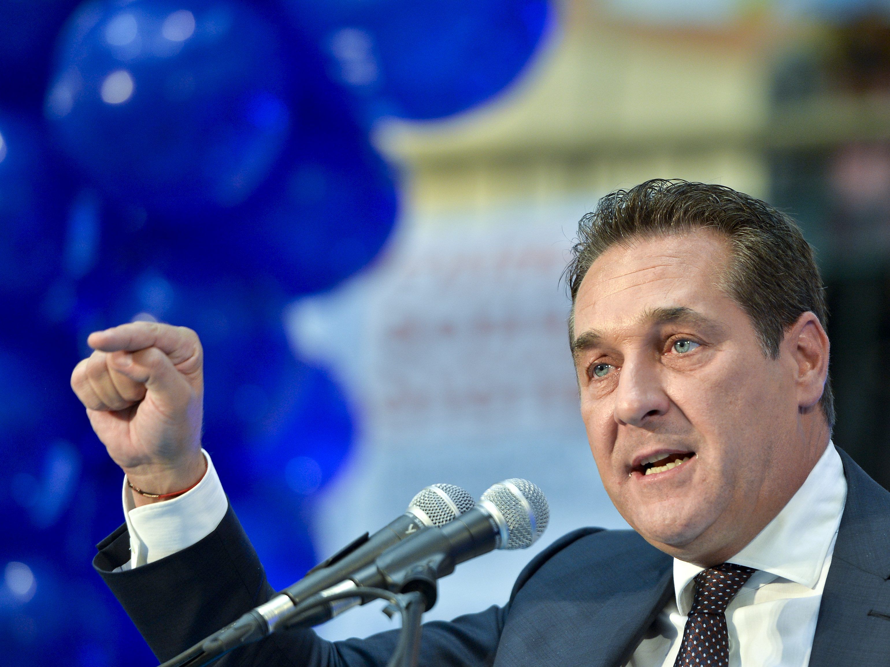 Heinz Christian Strache freut sich über einen sprunghaften Zuwachs bei seiner Facebook-Gemeinde.