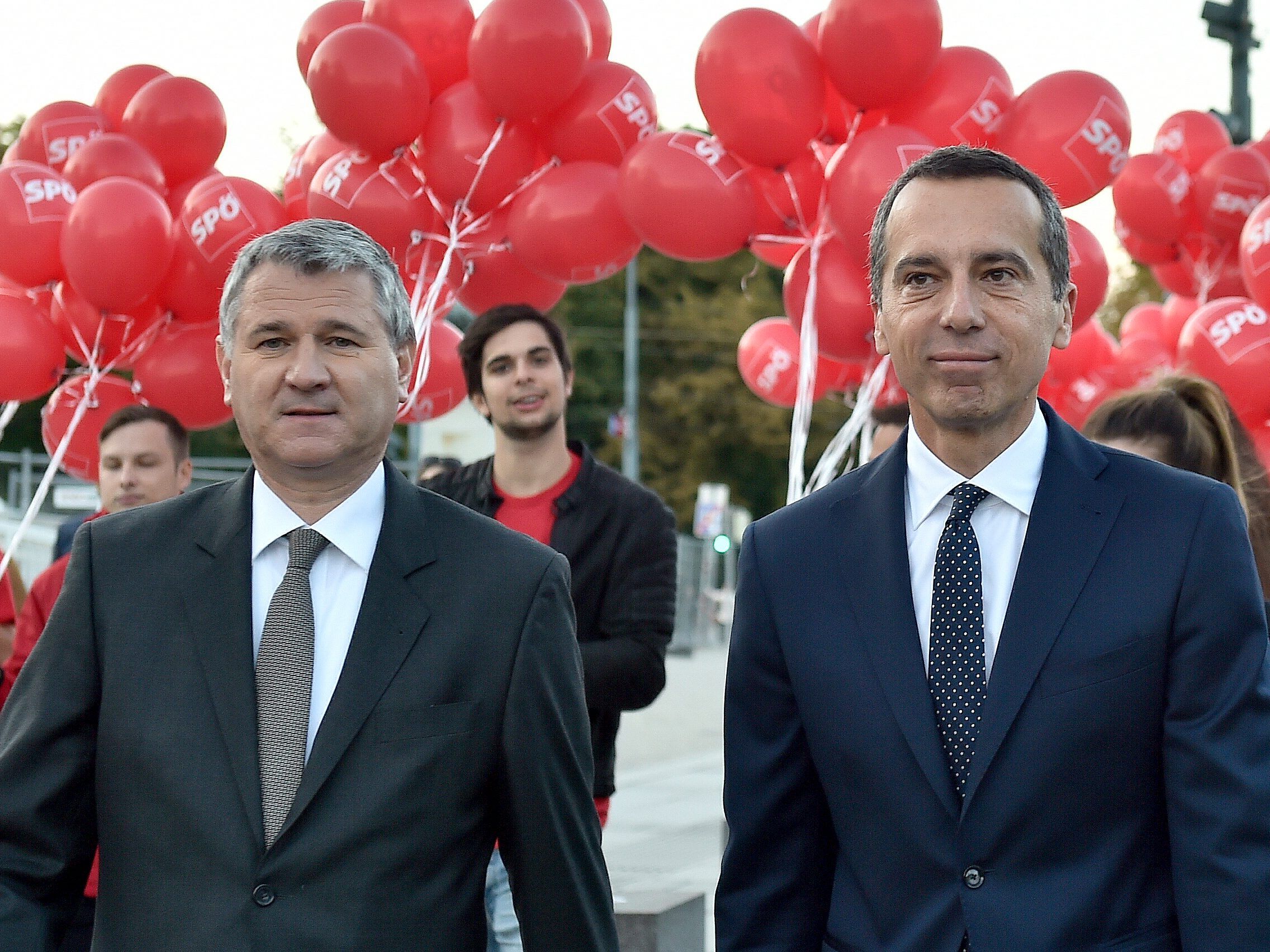 Die SPÖ blickt einem politischen Herbst entgegen, der für sie eine unerfreuliche Wende bringen könnte. Die SPÖ blickt einem politischen Herbst entgegen, der für sie eine unerfreuliche Wende bringen könnte.