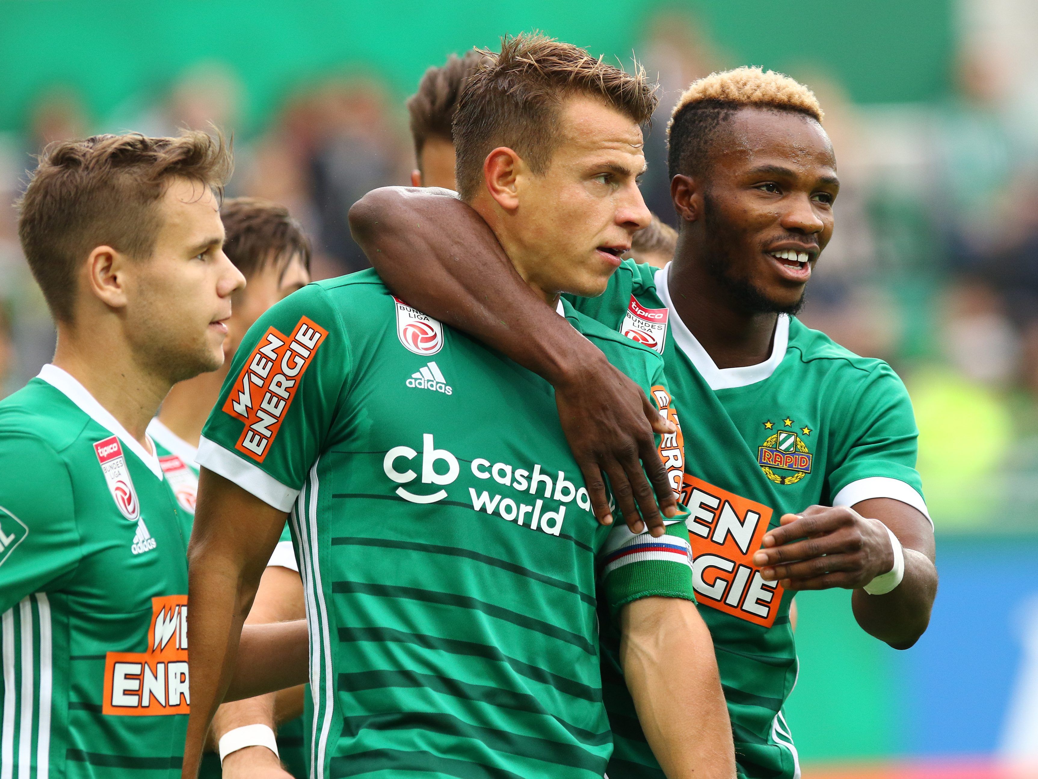 Kapitän Stefan Schwab (m.) führte Rapid gegen den WAC zum Sieg. Kapitän Stefan Schwab (m.) führte Rapid gegen den WAC zum Sieg.