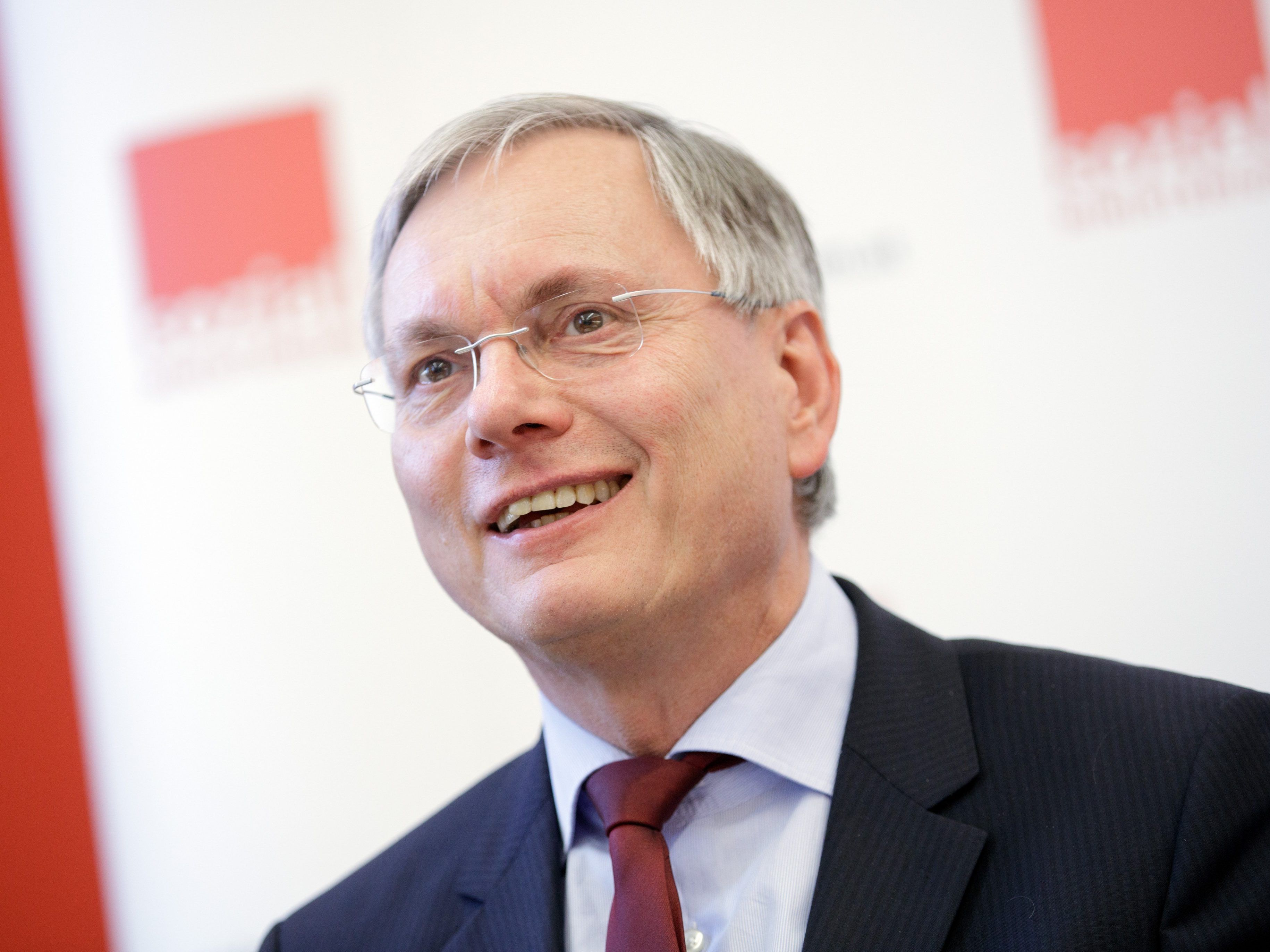 Sozialminister Stöger übermittelte einen Gesetzesentwurf zur Gleichstellung von Arbeitern und Angestellten an Mahrer.