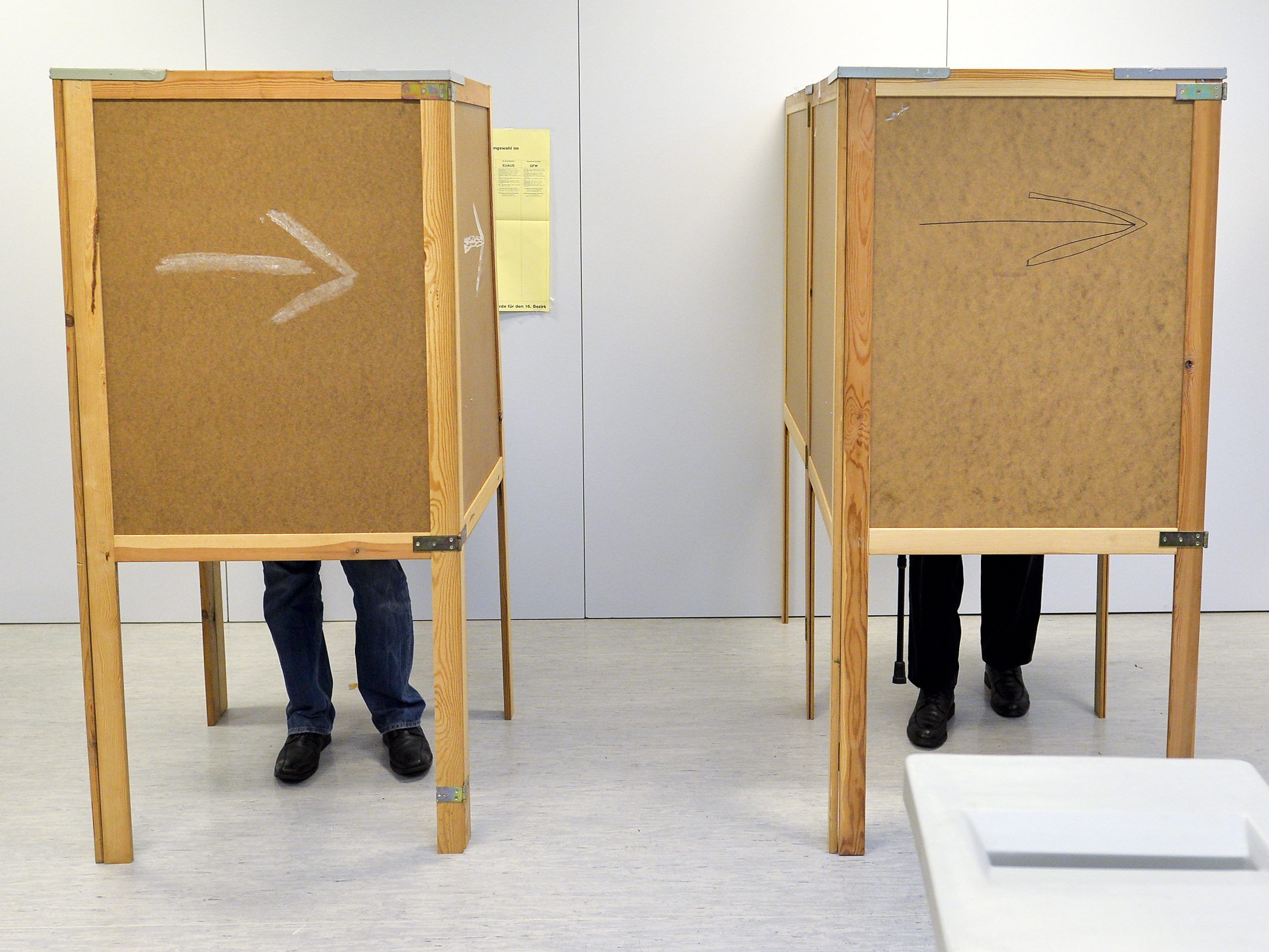 Bis zur Stimmabgabe am 15. Oktober in der Wahlkabine, durchläuft die Nationalratswahl einige Schritte. Bis zur Stimmabgabe am 15. Oktober in der Wahlkabine, durchläuft die Nationalratswahl einige Schritte.