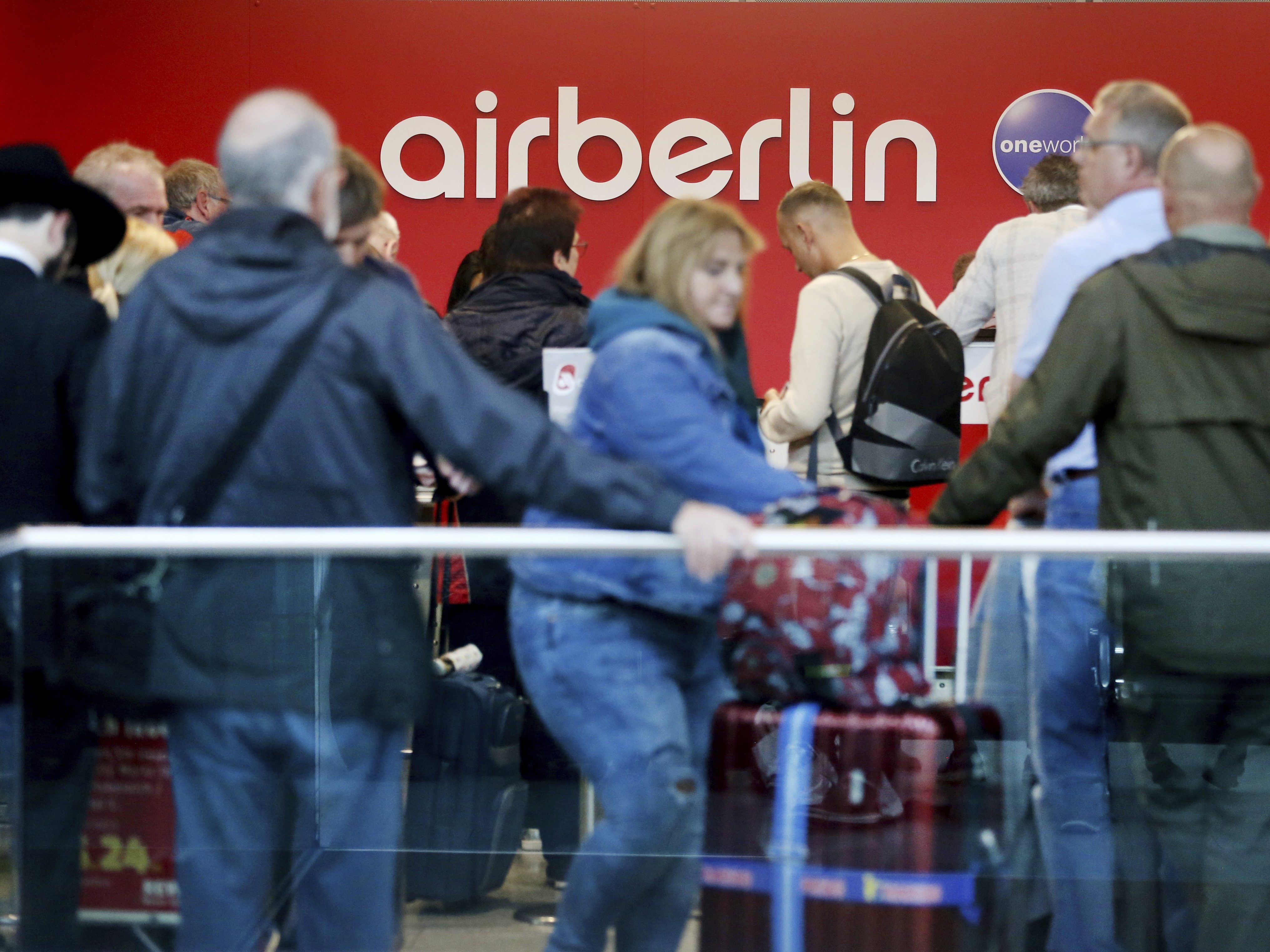 13 Prozent der Piloten meldeten sich krank. 13 Prozent der Piloten meldeten sich krank.