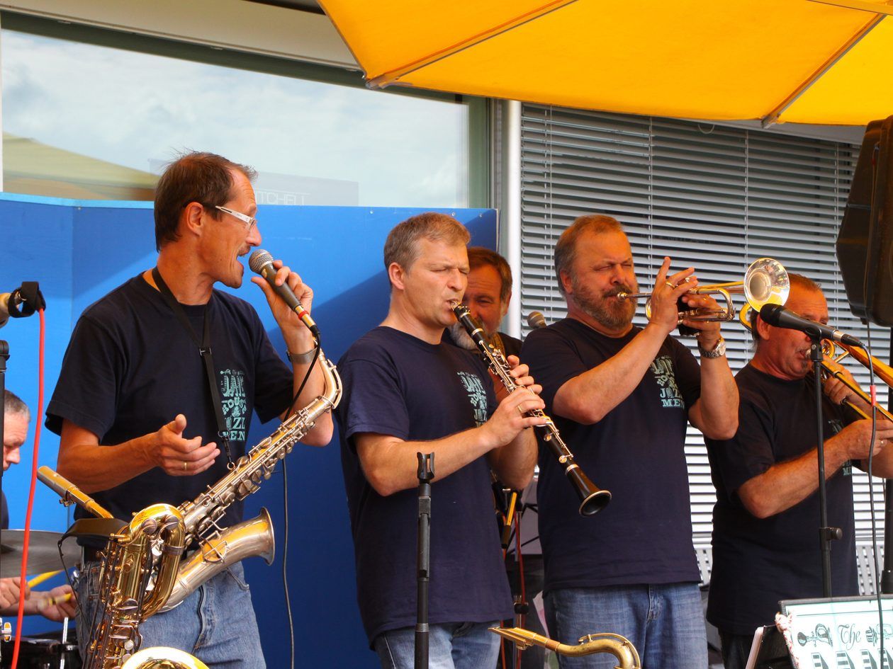Am 9. September spielendie Jailhouse Jazzmen beim Ässa & Tschässa in Thüringen auf.