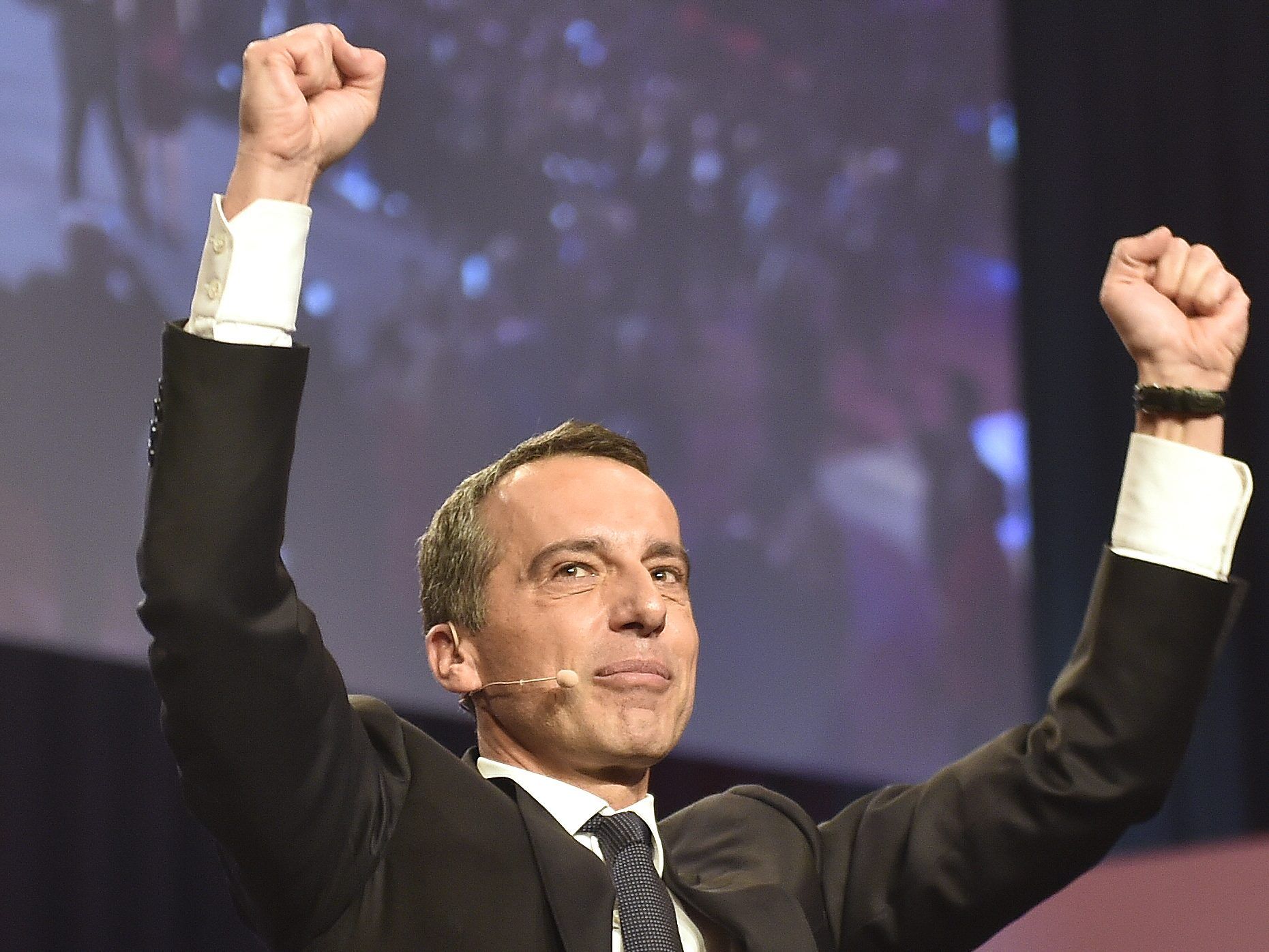 Bundeskanzler Kern sprach seinen Genossen beim Wahlkampfauftakt Mut zu.