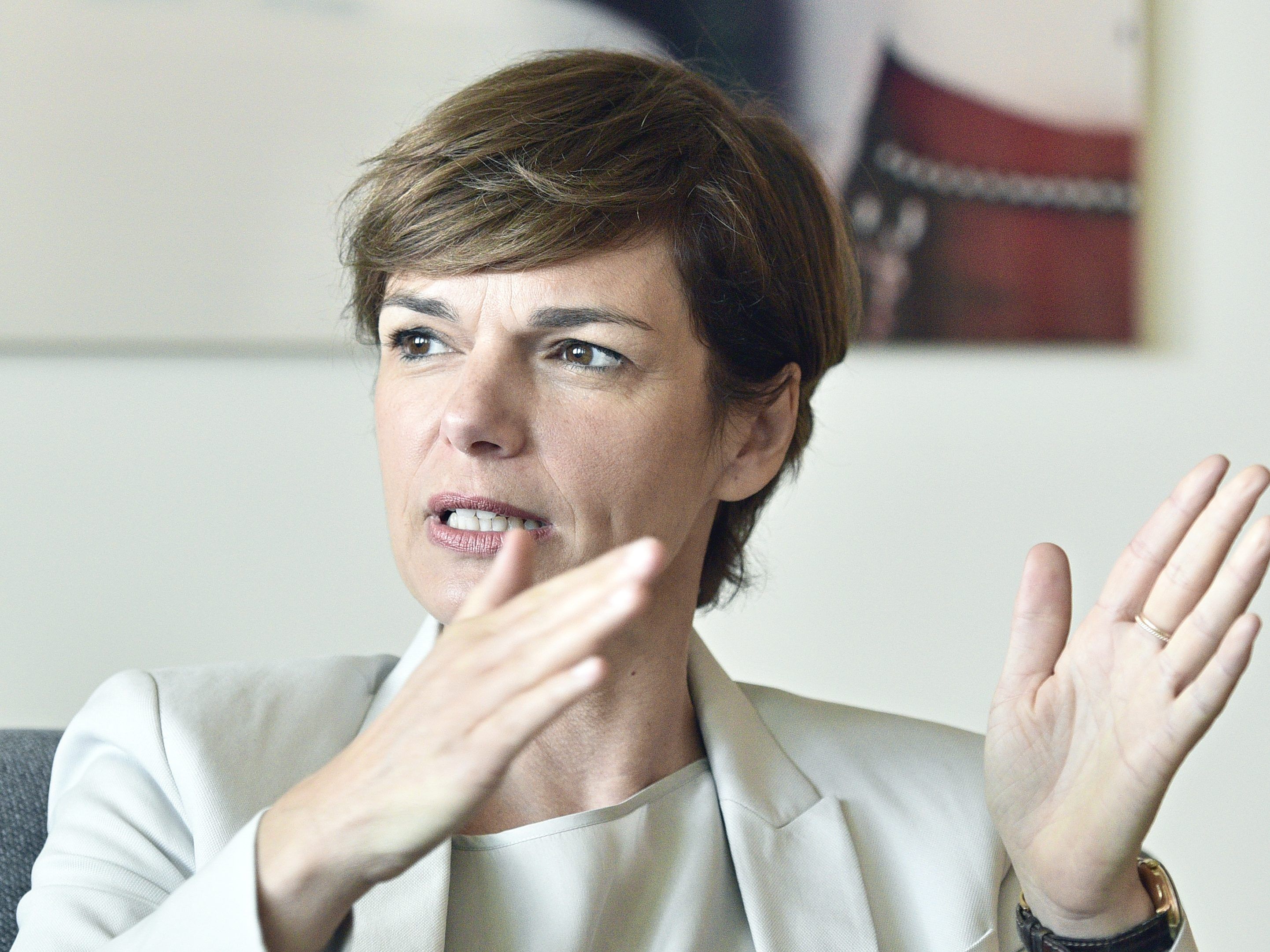 Laut Gesundheitsministerin Rendi-Wagner sind die Wartezeiten auf CT- und MRT-Untersuchungen gesunken. Laut Gesundheitsministerin Rendi-Wagner sind die Wartezeiten auf CT- und MRT-Untersuchungen gesunken.