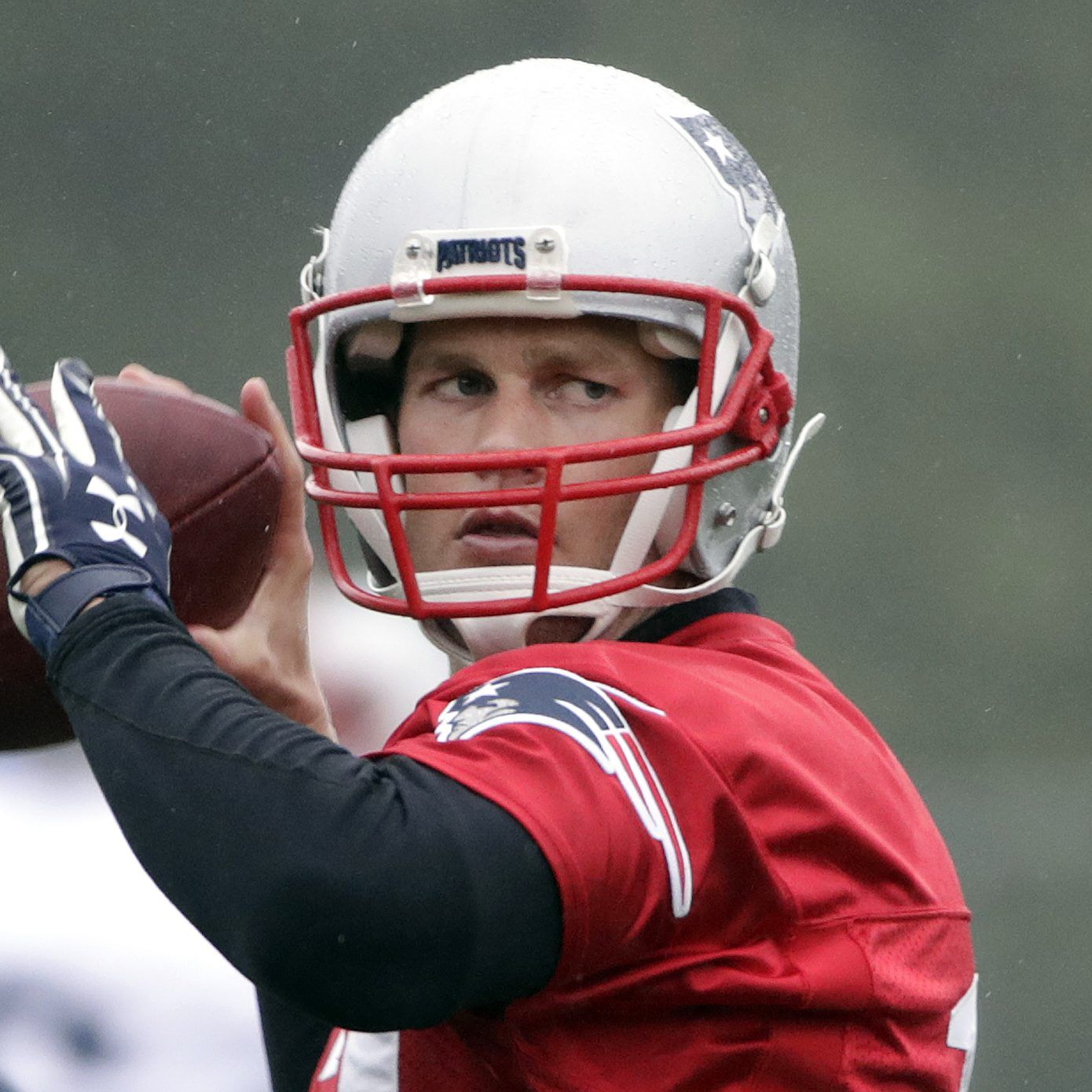 Tom Brady muss mit seinen Patriots am Donnerstag wieder auf den Platz.