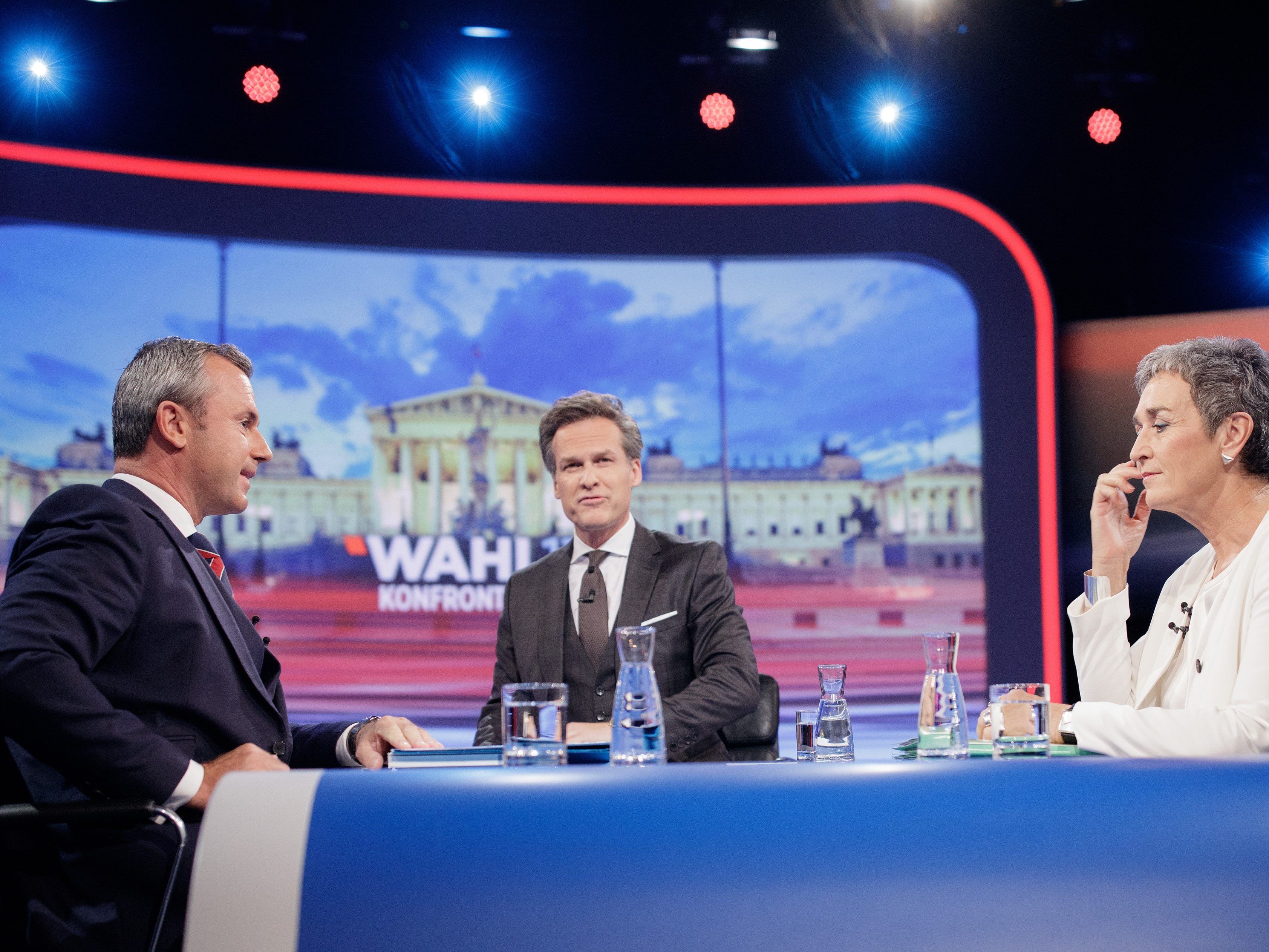 Lunacek und Hofer trafen beim ersten ORF-Duell zur NR-Wahl aufeinander.