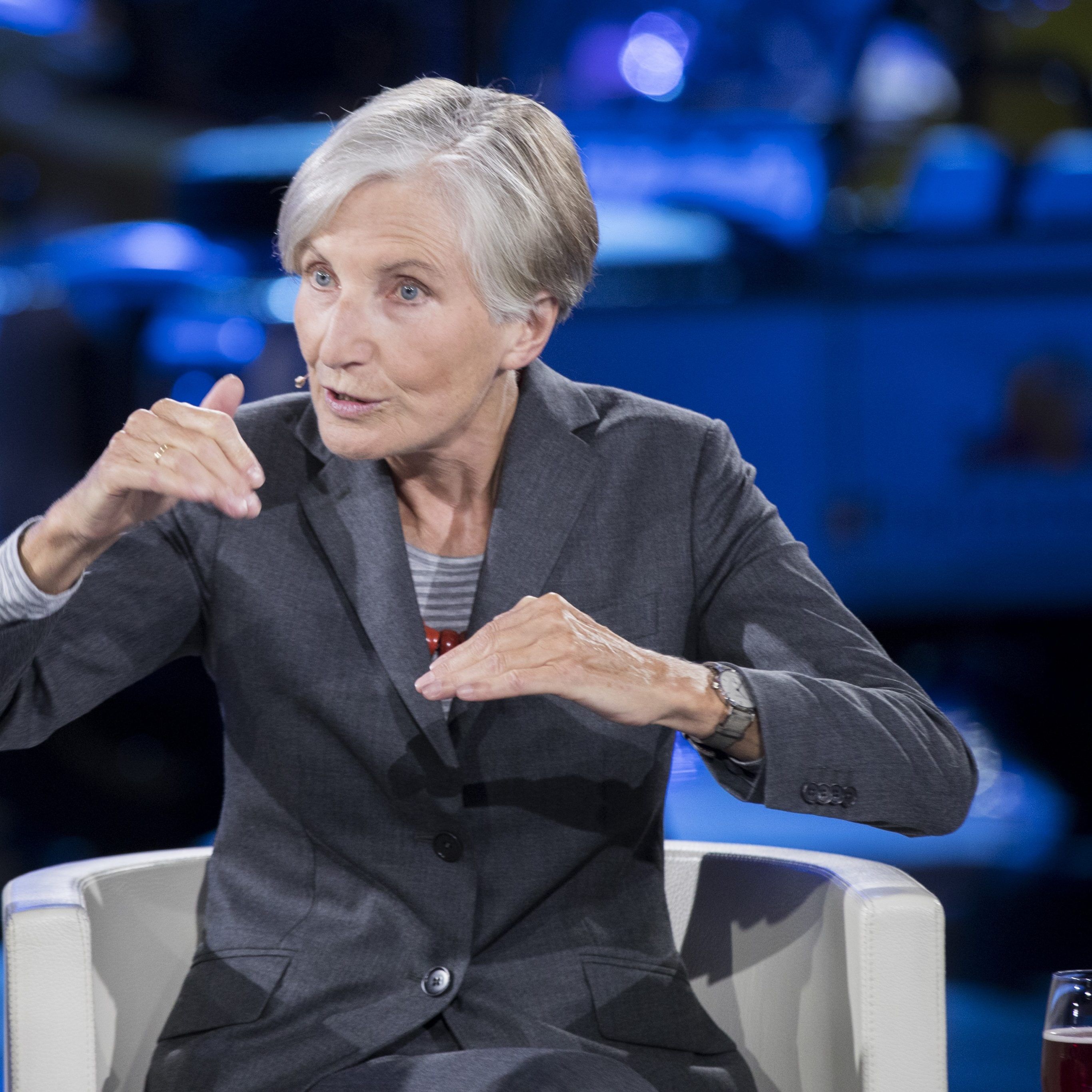 Irmgard Griss und Matthias Strolz diskutierten mit Bürgern über Europa, Jobs und die Probelem der Über-50-Jährigen.