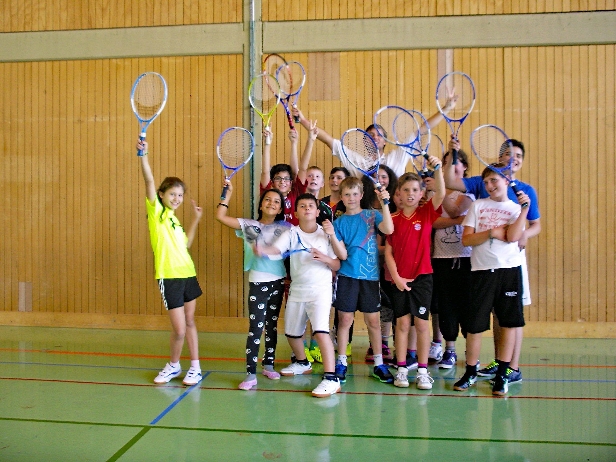 Der Tennisclub Lauterach führt den Nachwuchs in den weißen Sport ein. Der Tennisclub Lauterach führt den Nachwuchs in den weißen Sport ein.