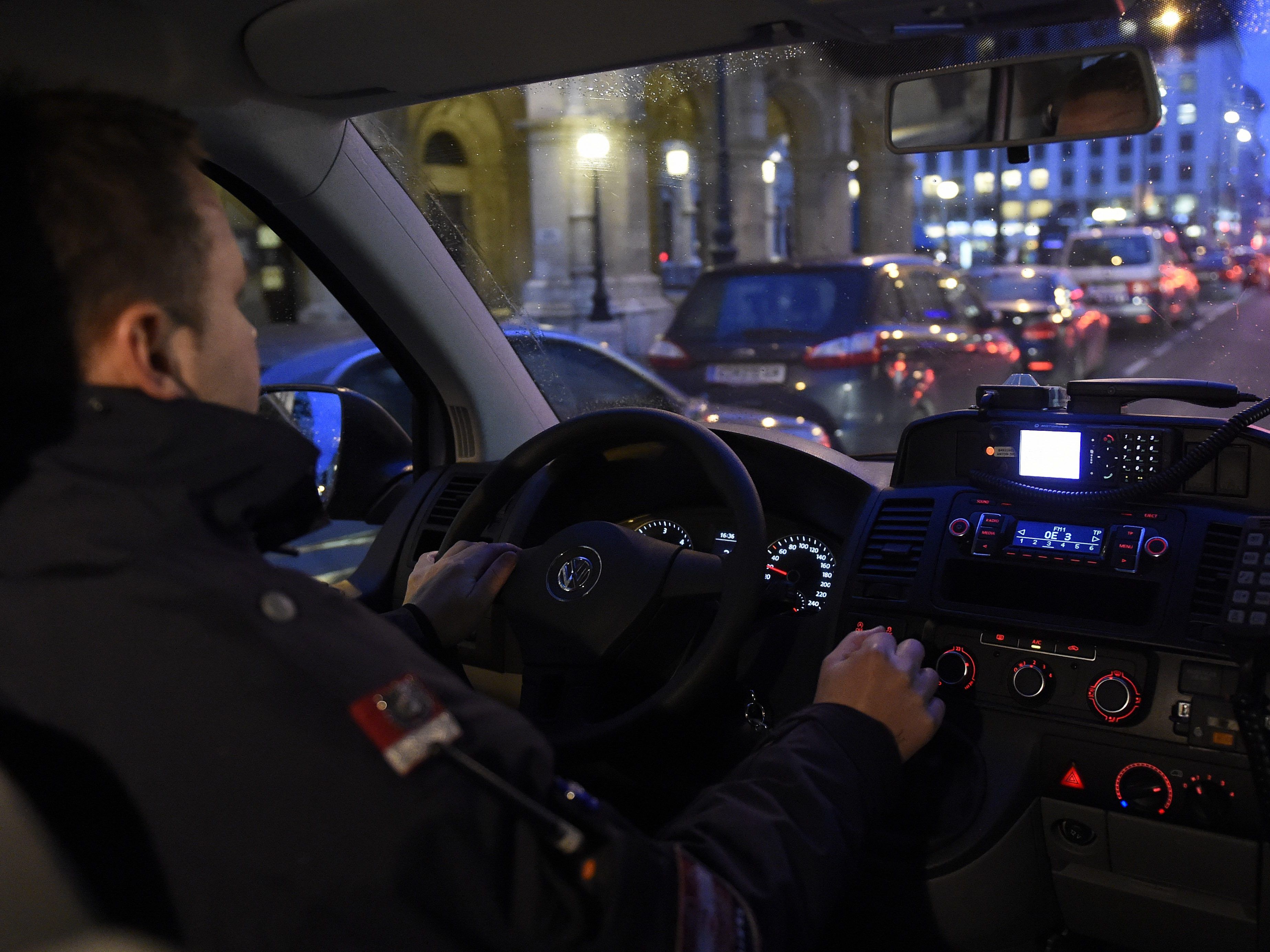 Nach der Verfolgungsjagd durch vier Wiener Bezirke wurde zwei Polizisten verletzt