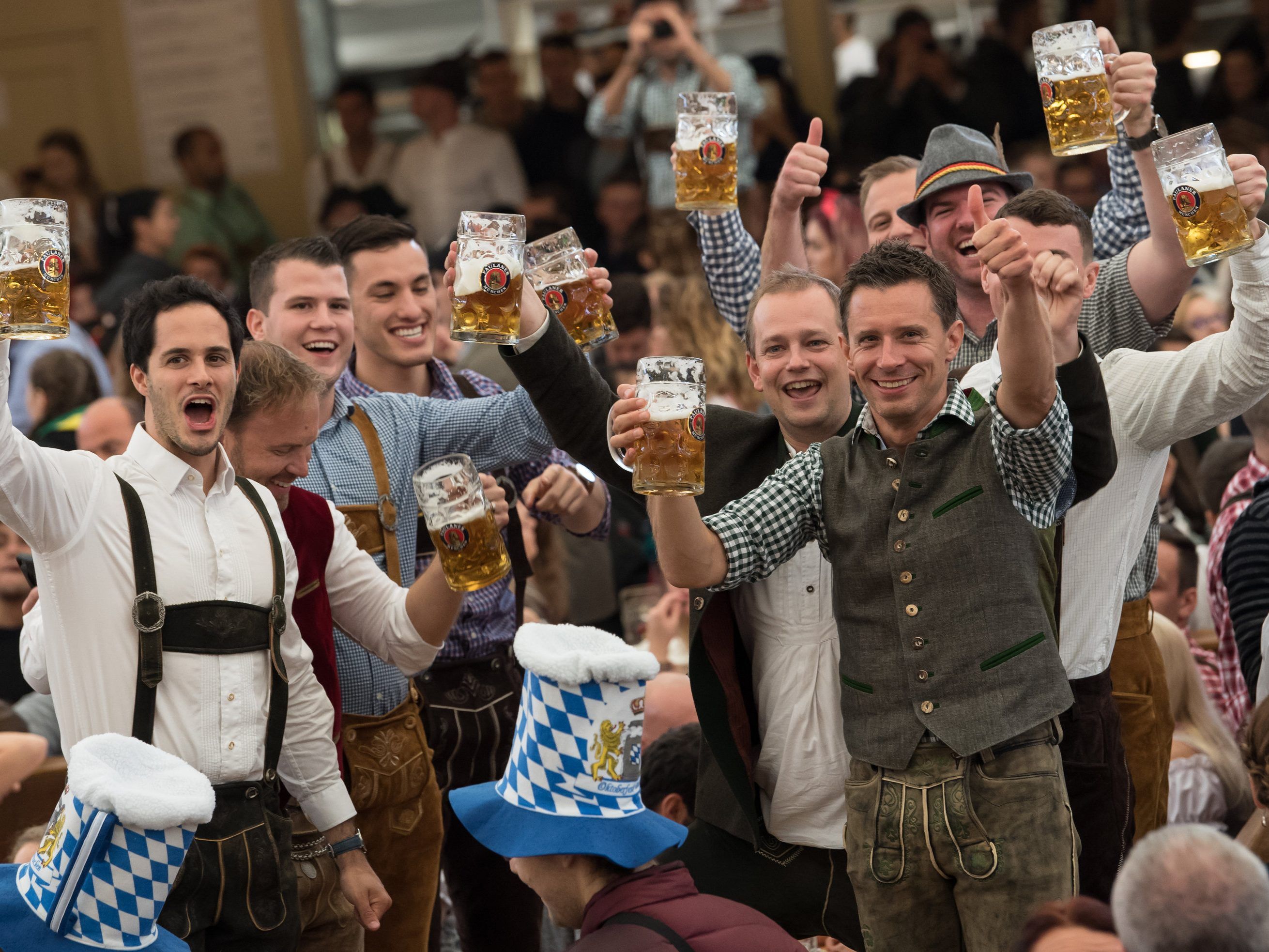 Deutsche Forscher haben herausgefunden, dass Bier glücklich macht.