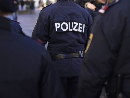 Auf einem Campingplatz-Gelände kam es zu einer Festnahme Auf einem Campingplatz-Gelände kam es zu einer Festnahme