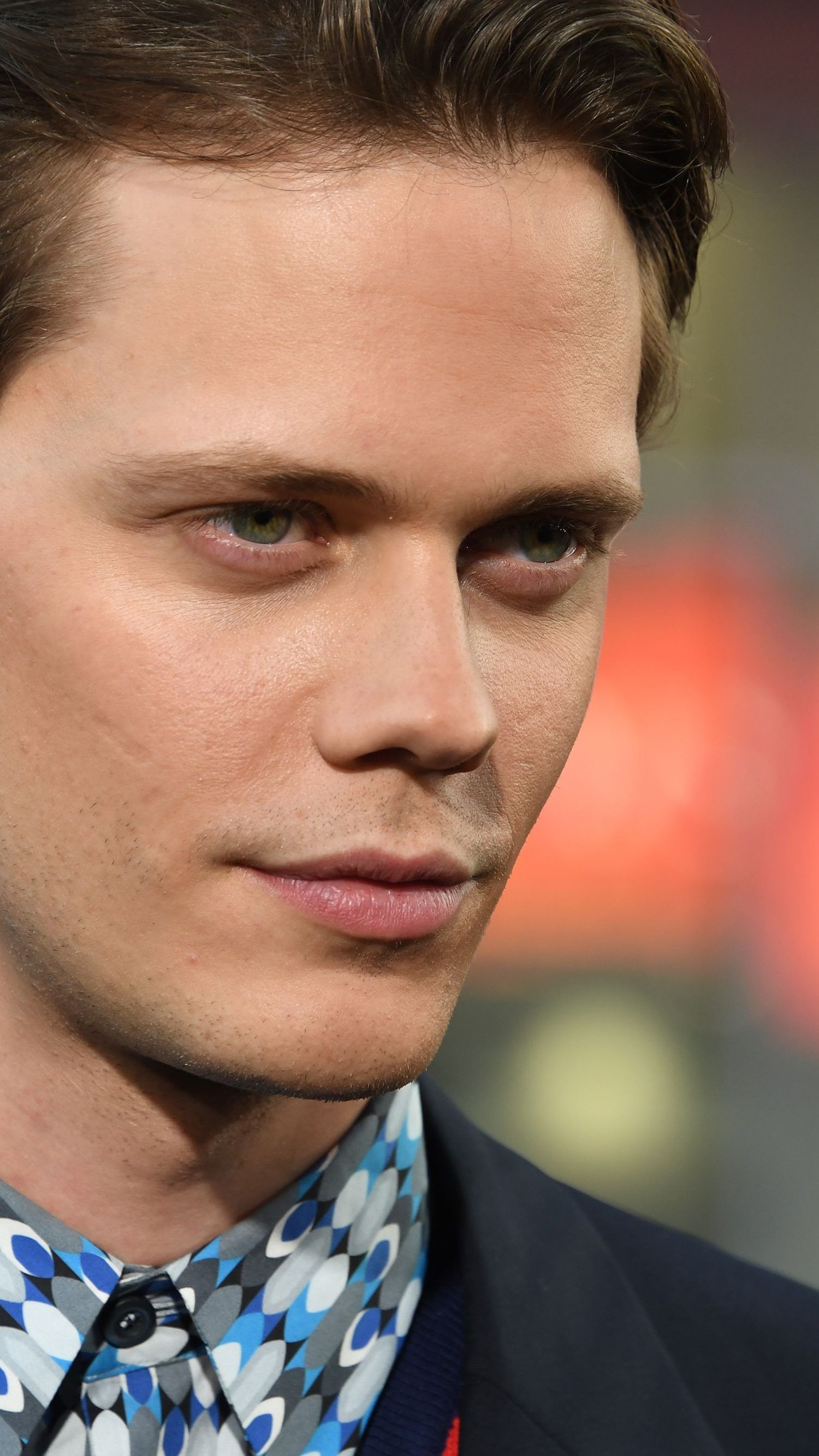 Der Schauspieler ist zur Zeit, vor allem durch seine Rolle als Pennywise, in aller Munde.