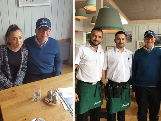 Bill Gates auf Besuch im Wiener Strandcafé. Bill Gates auf Besuch im Wiener Strandcafé.